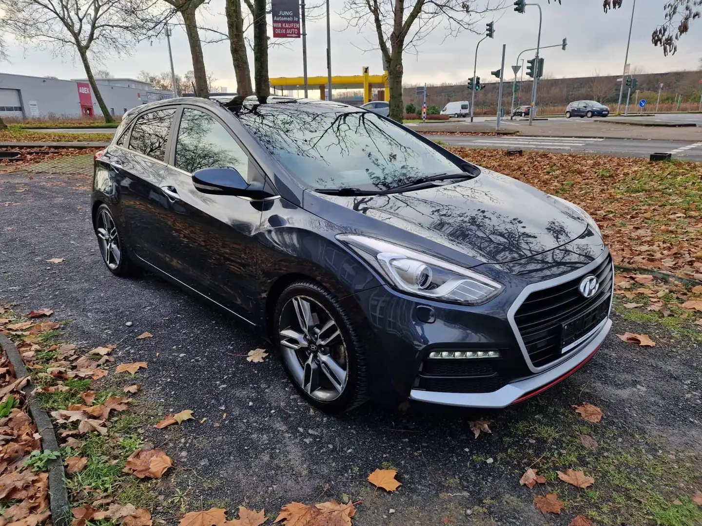 Hyundai i30 Limo. Turbo Panorama / Navi / Euro 6 Noir - 1