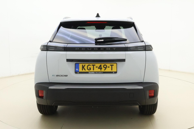 Peugeot e-2008 EV Allure Avantage 54 kWh DEMO | 400km WLTP | Adap — photo 12