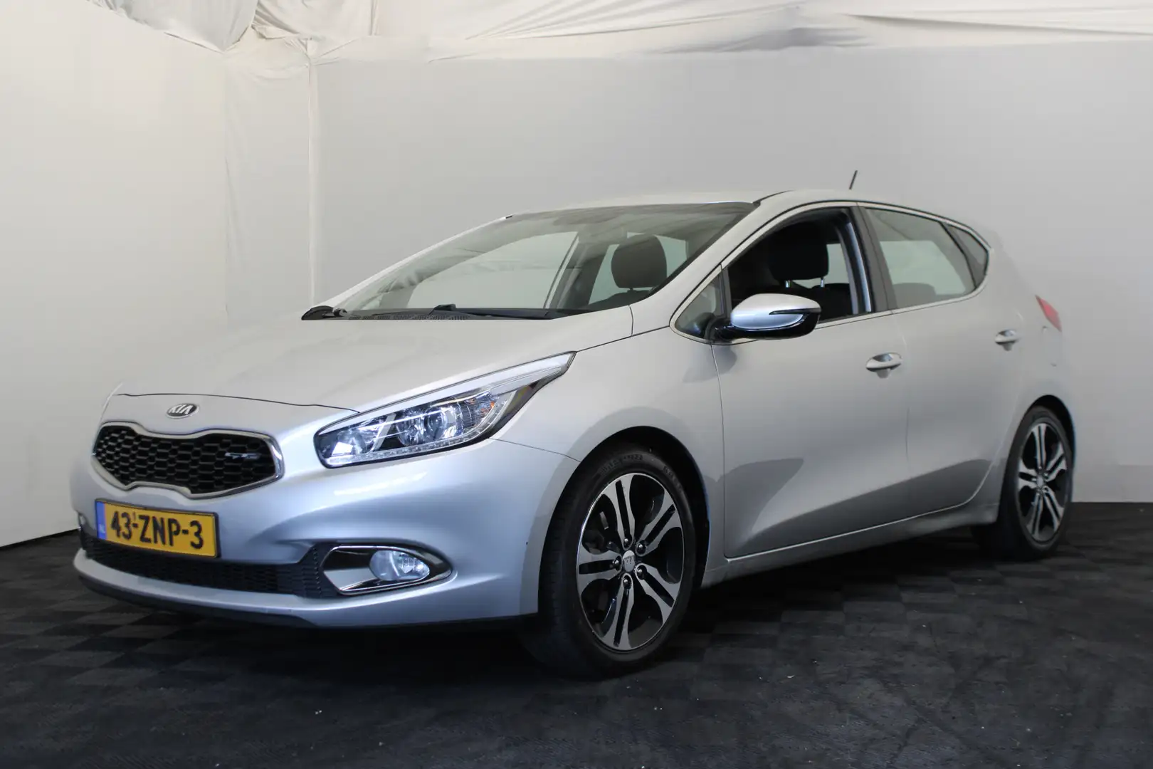 Kia Ceed / cee'd 1.6 GDI Plus Pack |Navi|Trekhaak| Szürke - 1