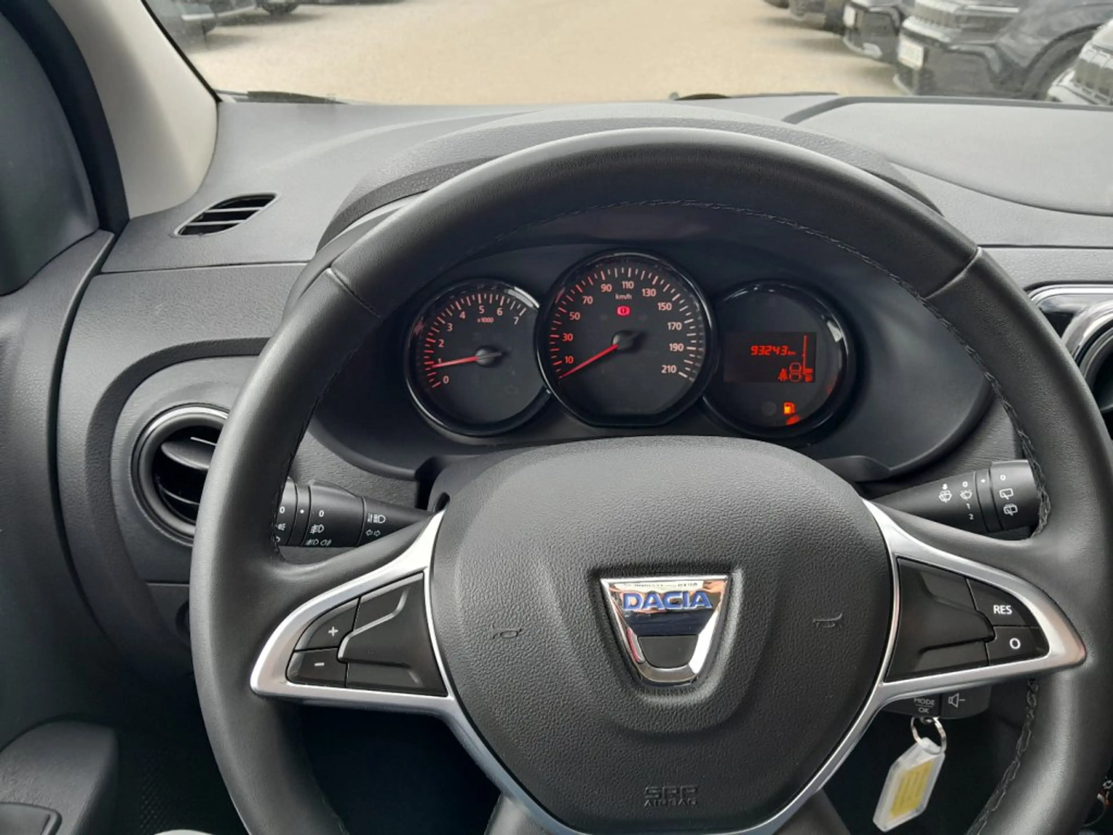 Dacia Lodgy Stepway Selection Blue dCi 115 7-Sitzer — photo 6