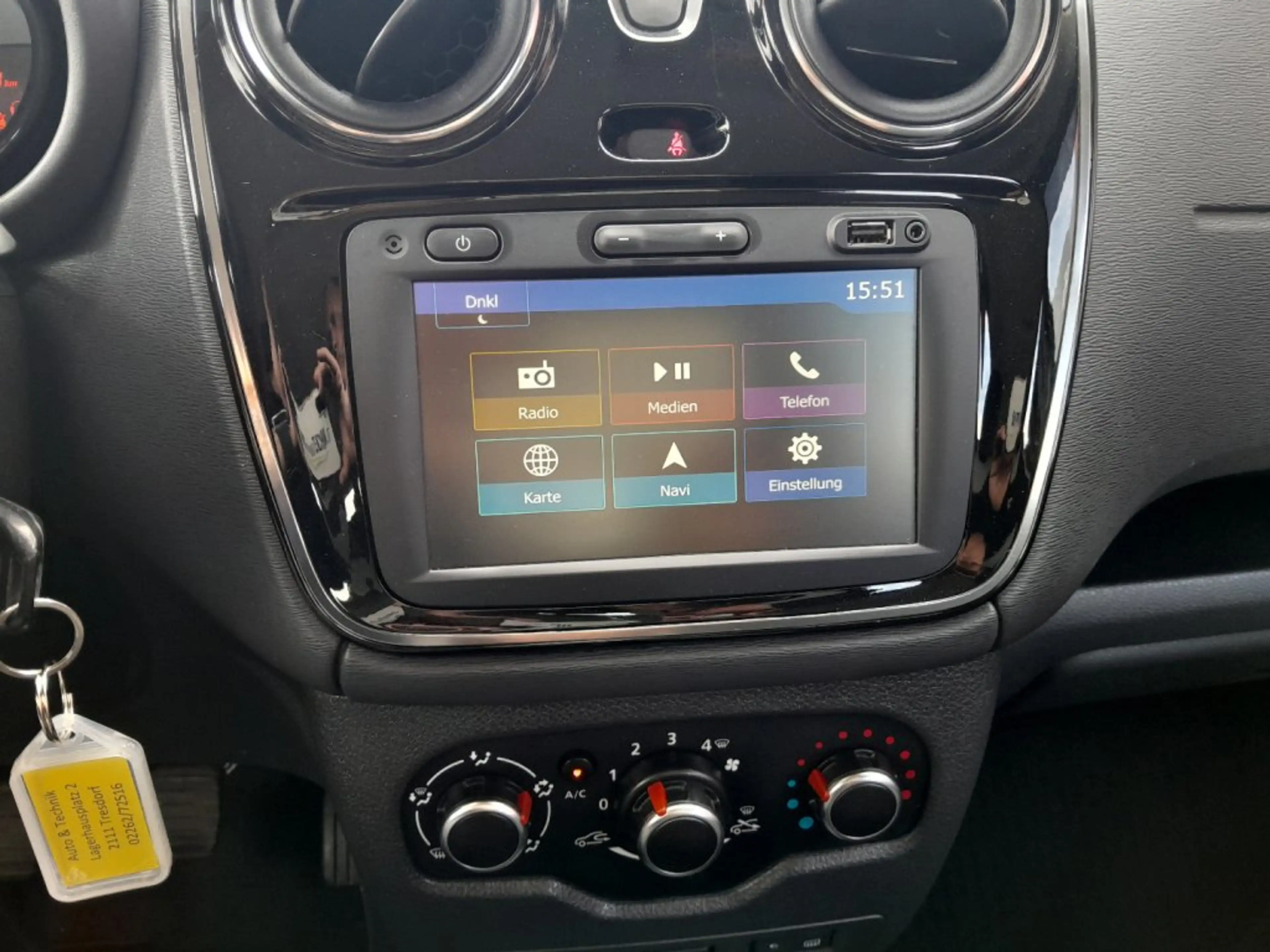 Dacia Lodgy Stepway Selection Blue dCi 115 7-Sitzer — photo 8