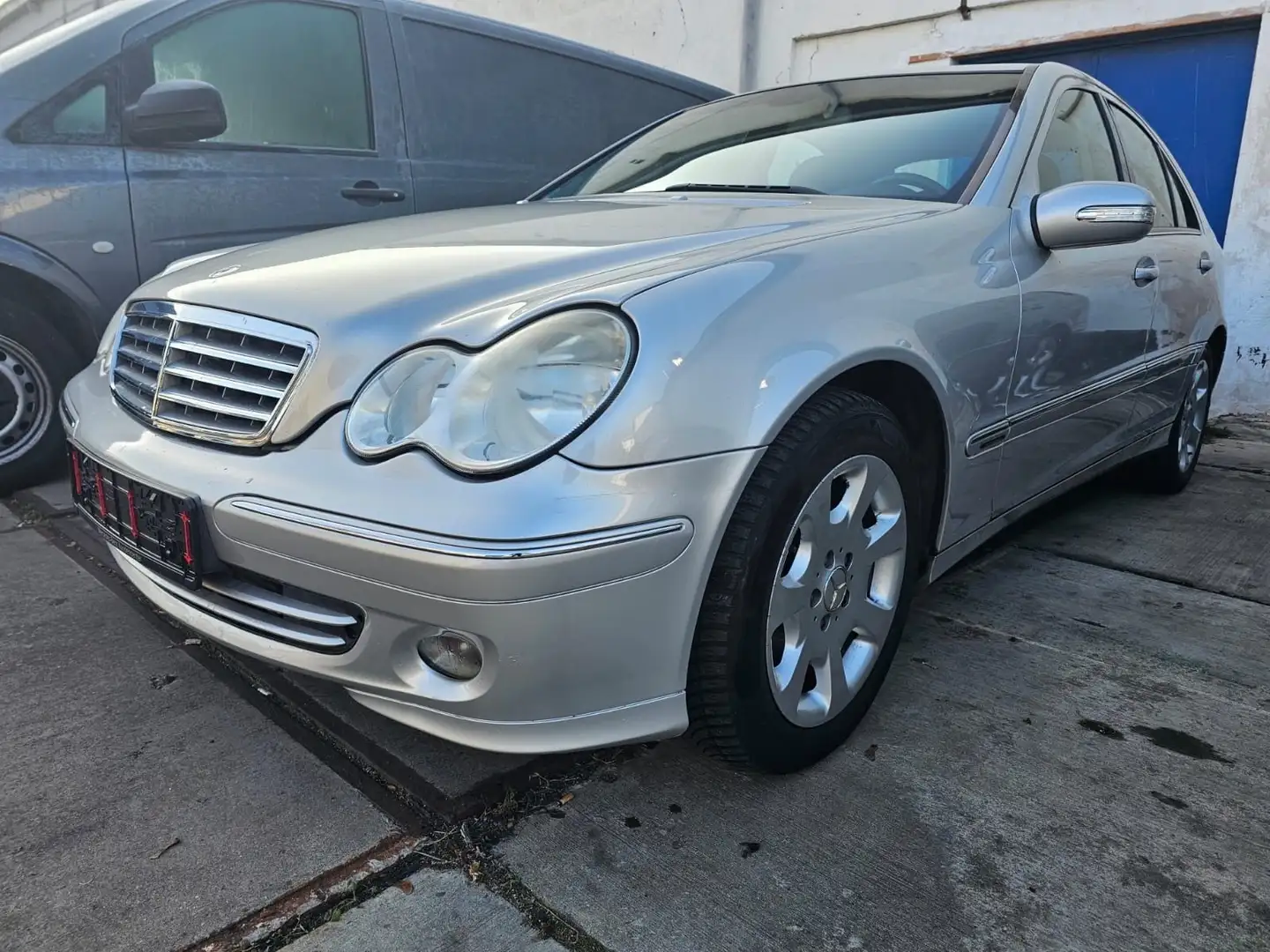 Mercedes-Benz C 180 C Limousine Top Zustand,1 Jahr Garantie Silber - 1