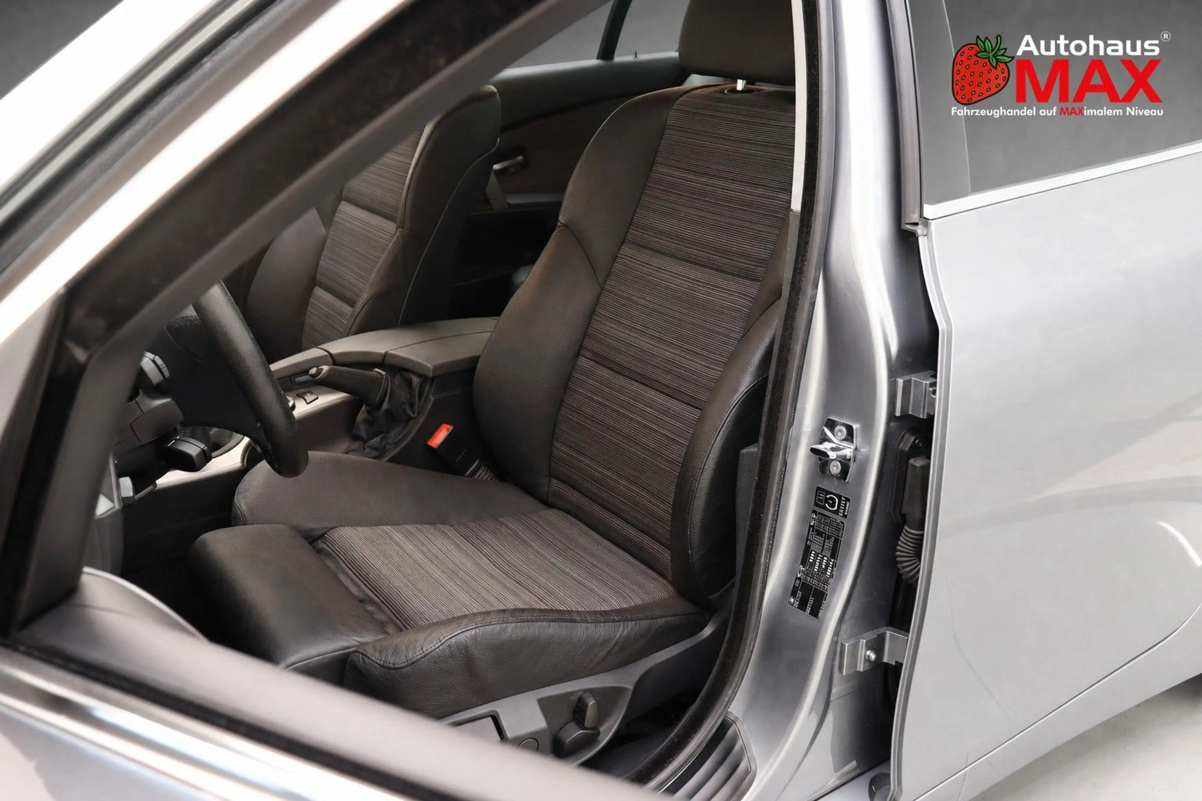 BMW 525 i Limousine~Nur 28.908KM!!!~Rentner~1.Hand — photo 14