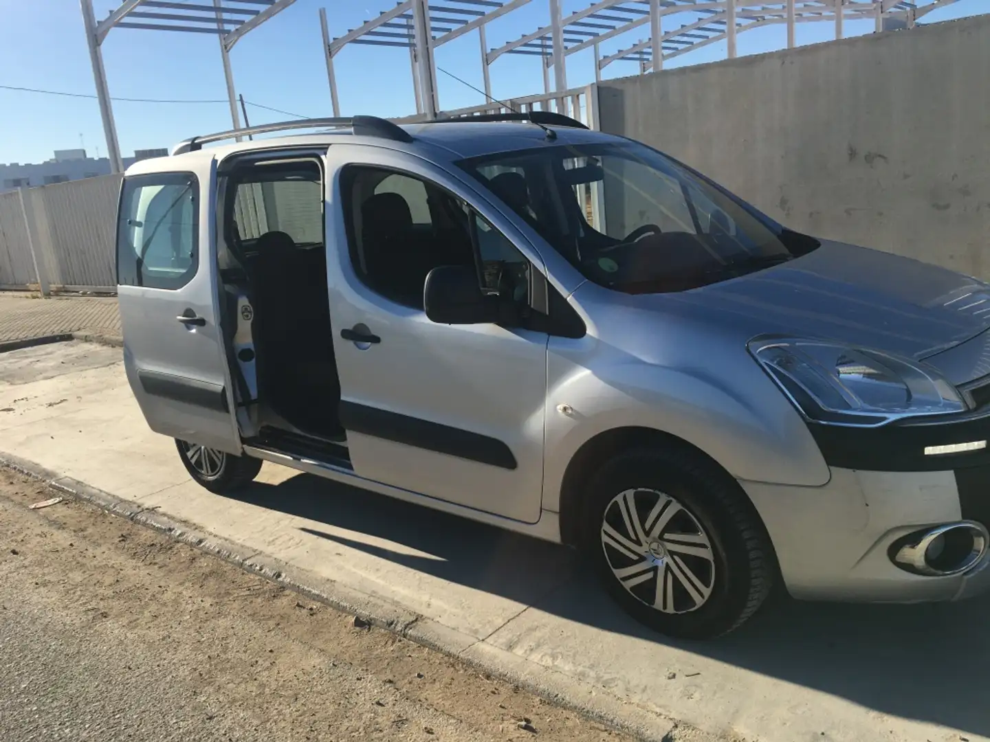 Citroen Berlingo Multispace 1.6HDi Tonic 75 Gris - 1