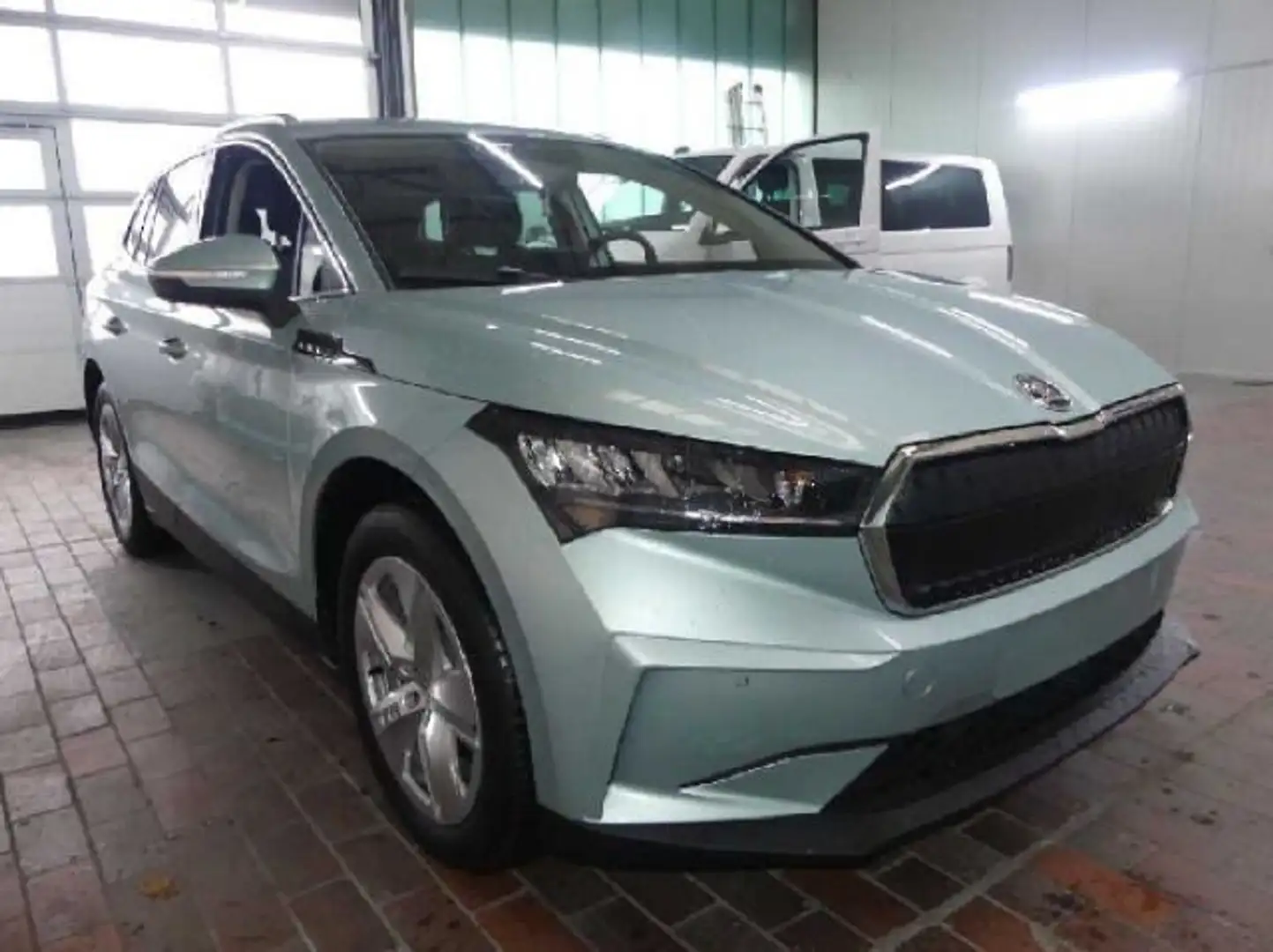 Skoda Enyaq iV 50 Loft NAVI RFK ACC EPH SHZ Silber - 2