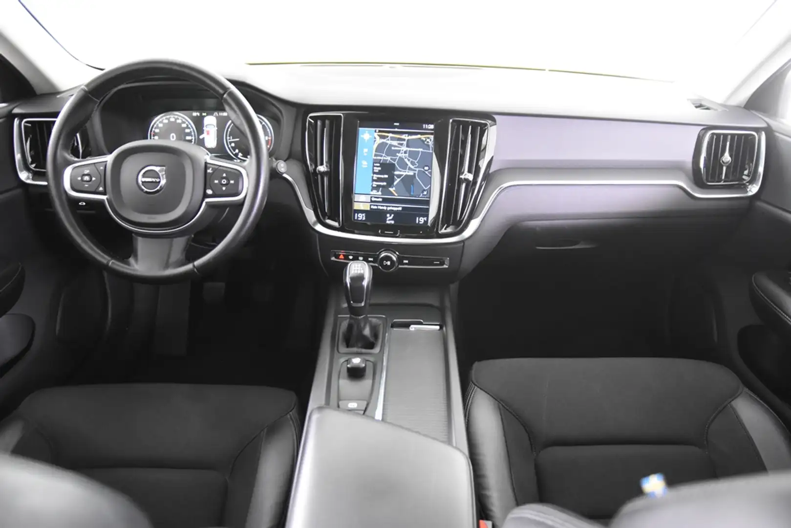 Volvo V60 2.0 D3 Inscription *1ste Eigenaar*Navigatie*Leer*T Grijs - 2