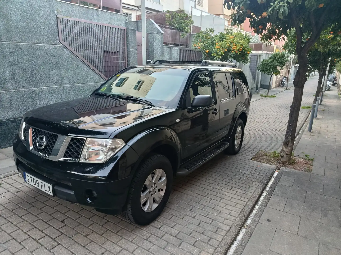 Nissan Pathfinder 2.5dCi SE - 1