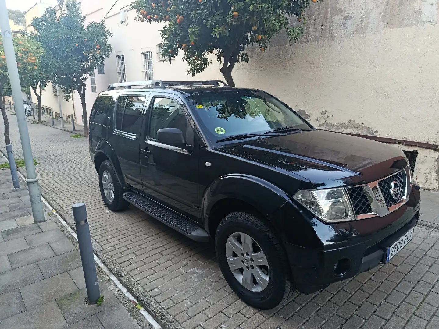 Nissan Pathfinder 2.5dCi SE - 2