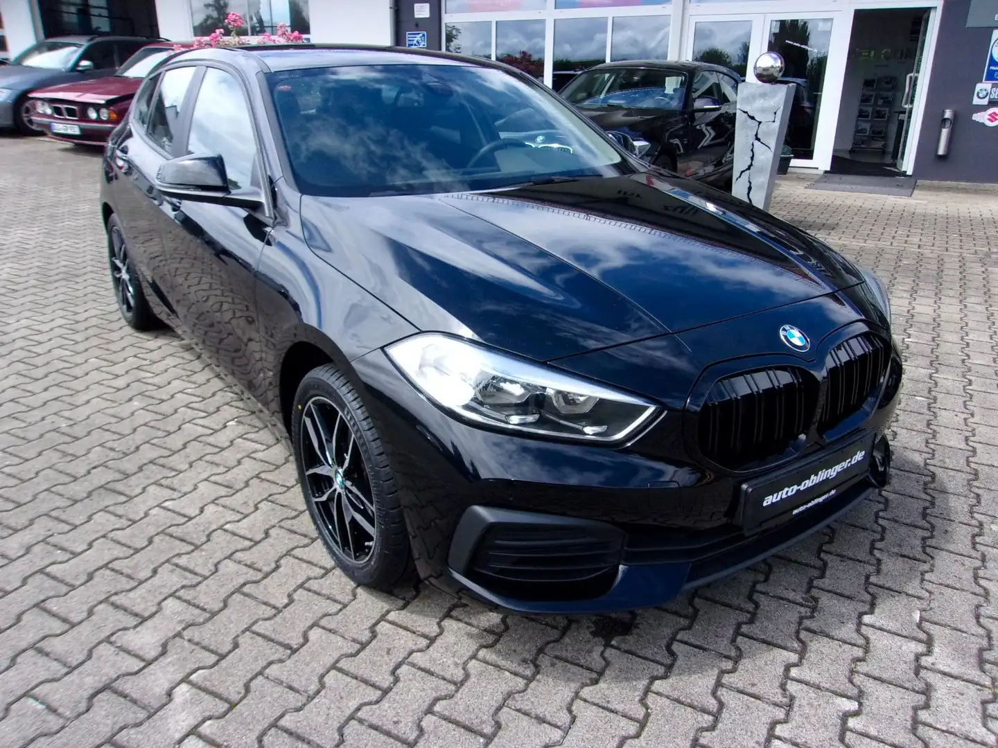 BMW 116 i Advantage Schwarz - 1