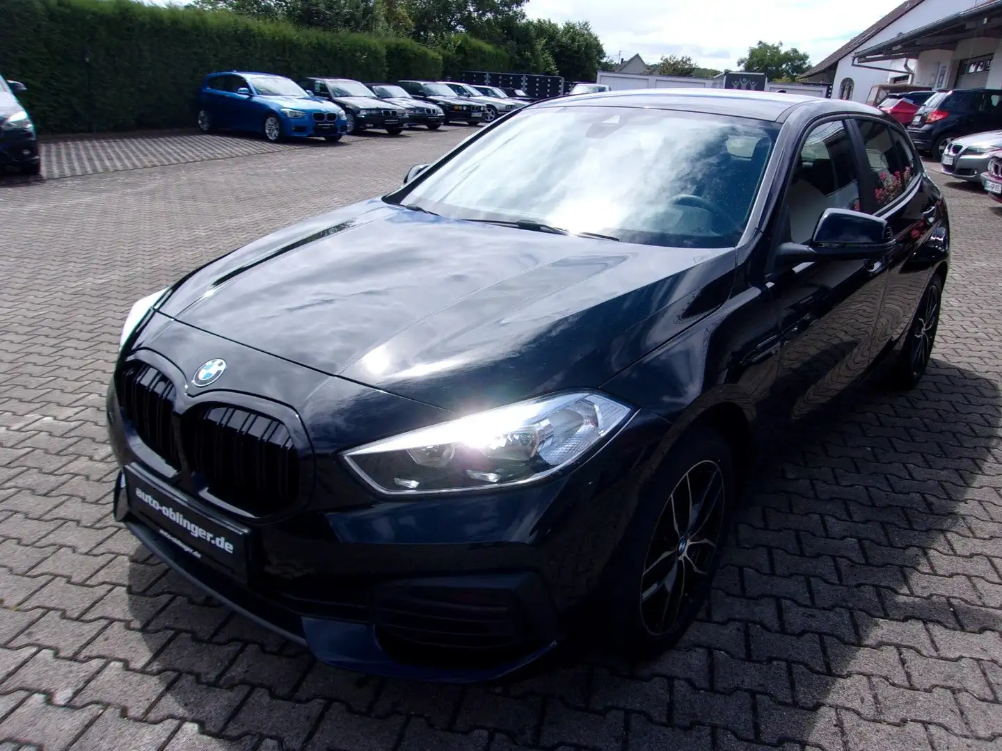 BMW 116 i Advantage Schwarz - 2