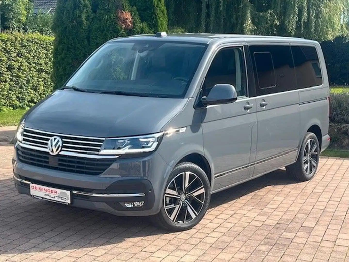 Volkswagen T6 Multivan Highline Exclusive 4Motion Grau - 1