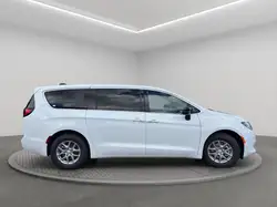 Chrysler Grand Caravan 2027