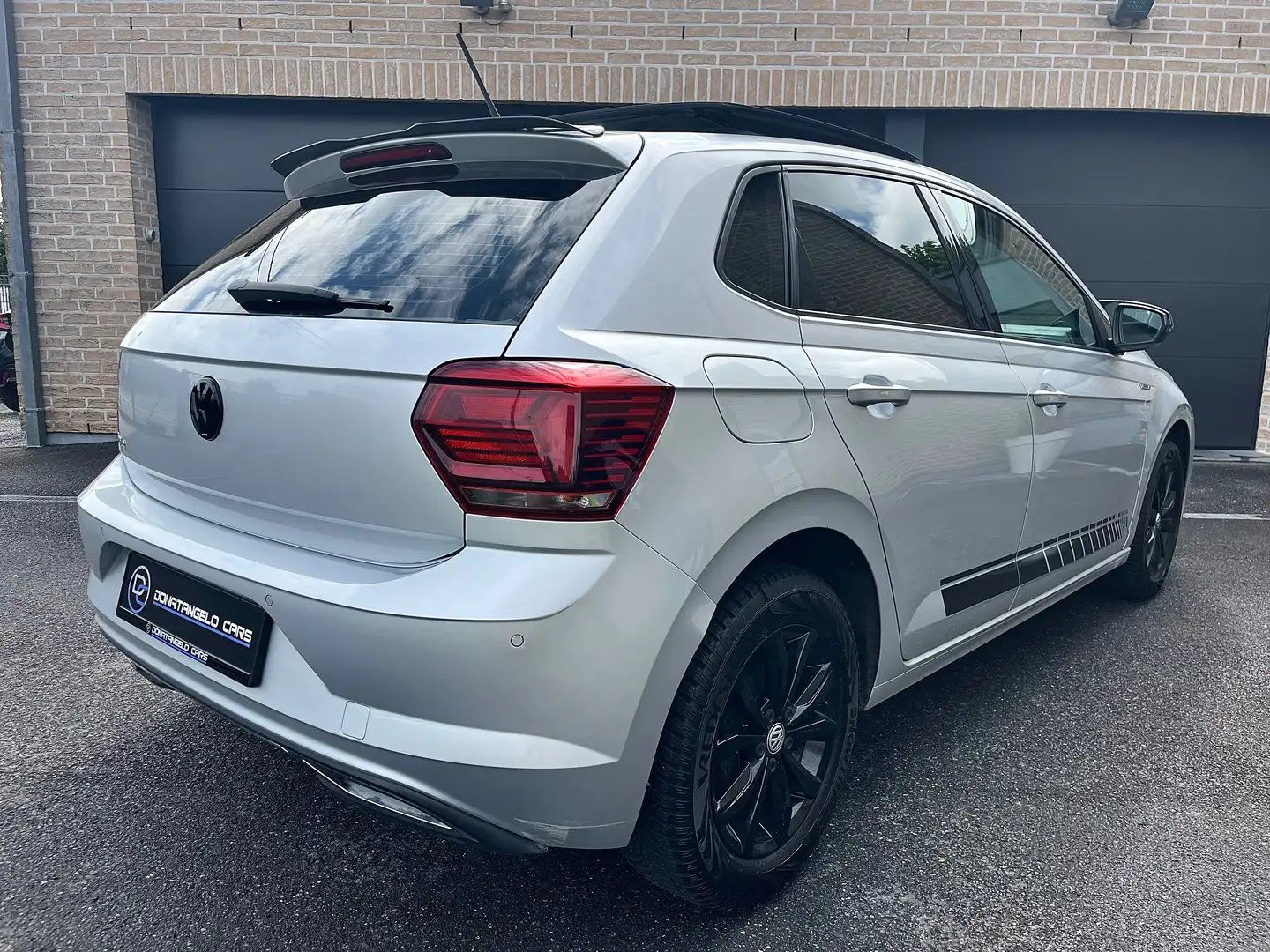 Volkswagen Polo 1.0 TSi EDITION BEATS 95CV PANO CARPLAY Gris - 2