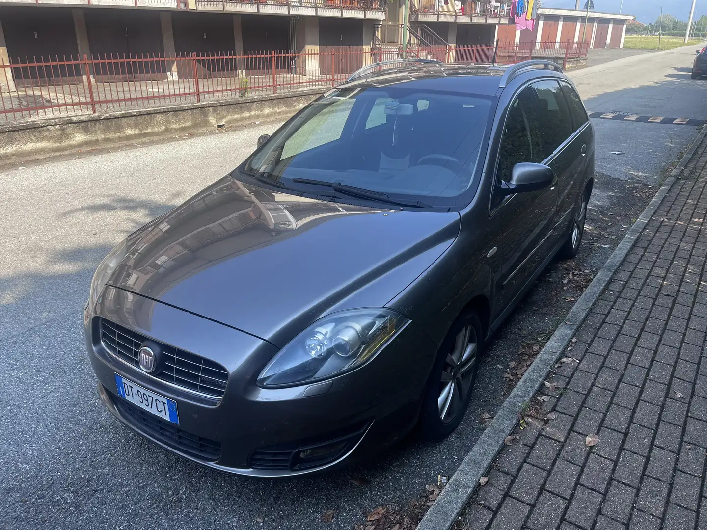 Fiat Croma 1.9 Multijet 16V DPF Emotion - 1