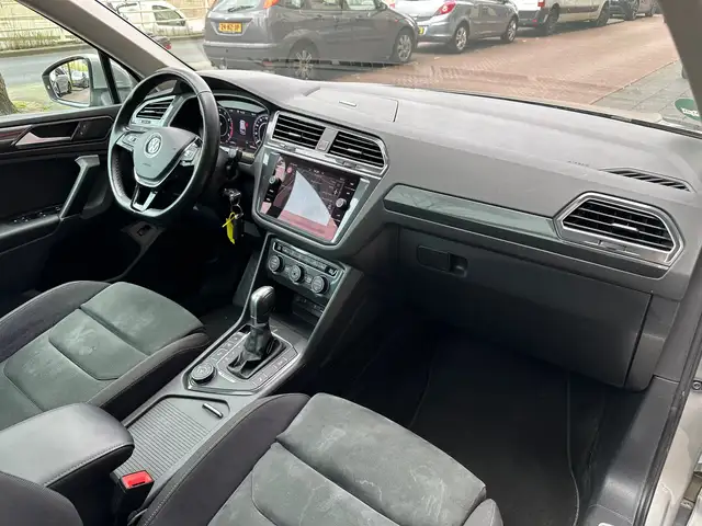 Volkswagen Tiguan view 13