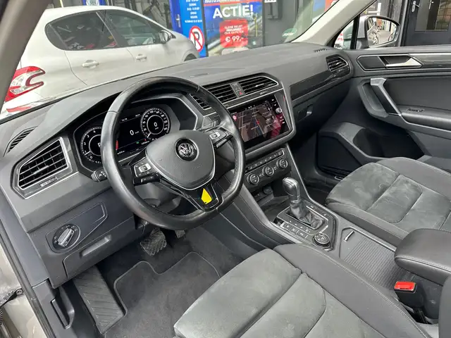 Volkswagen Tiguan view 12