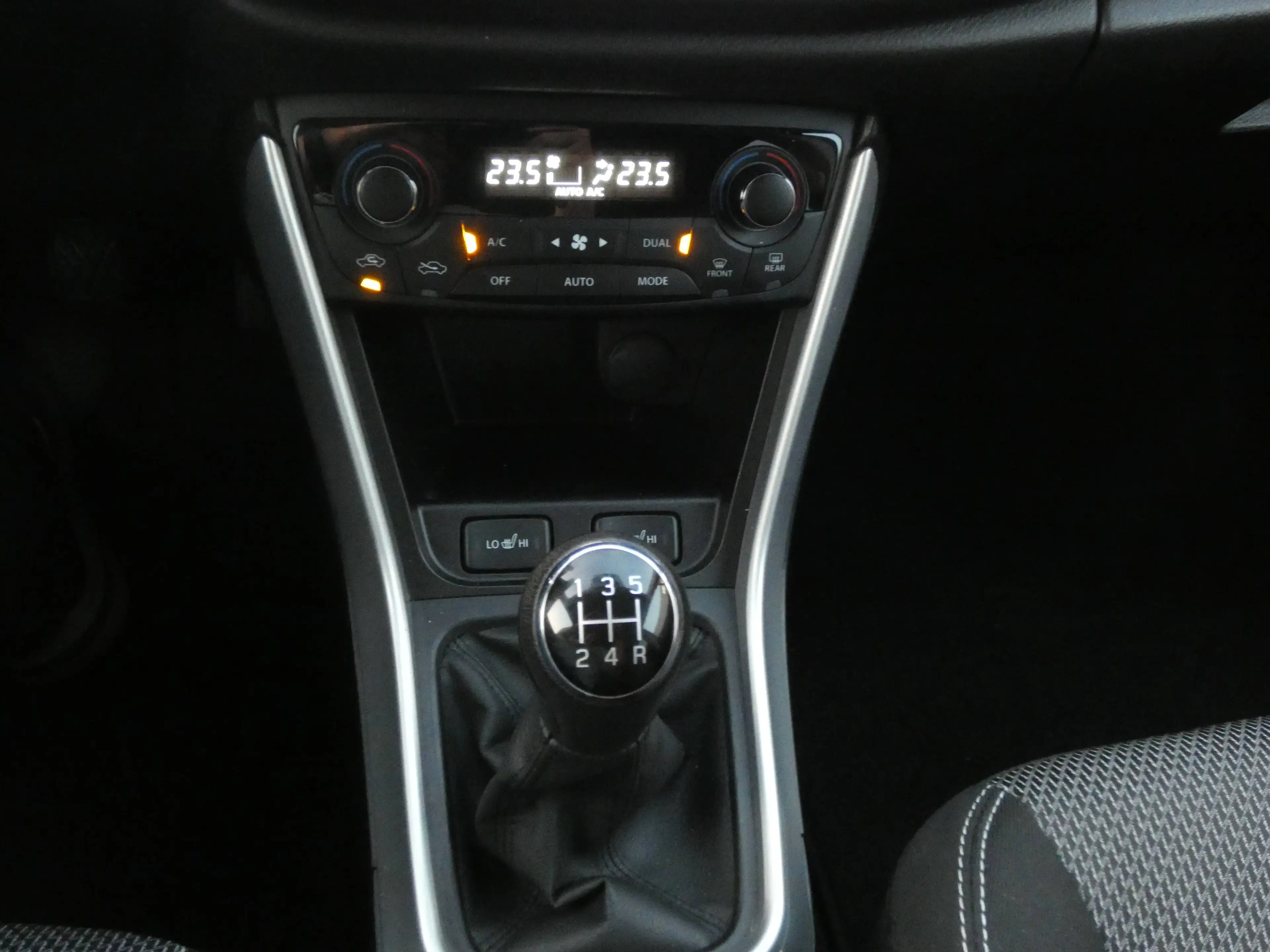 Suzuki SX4 S-Cross 1.6 VVT 4x2 limited+ AHK, Klima, Alu 17", PDC, Sitzheizung, Keyless, Super Zustand, TÜV neu — photo 15