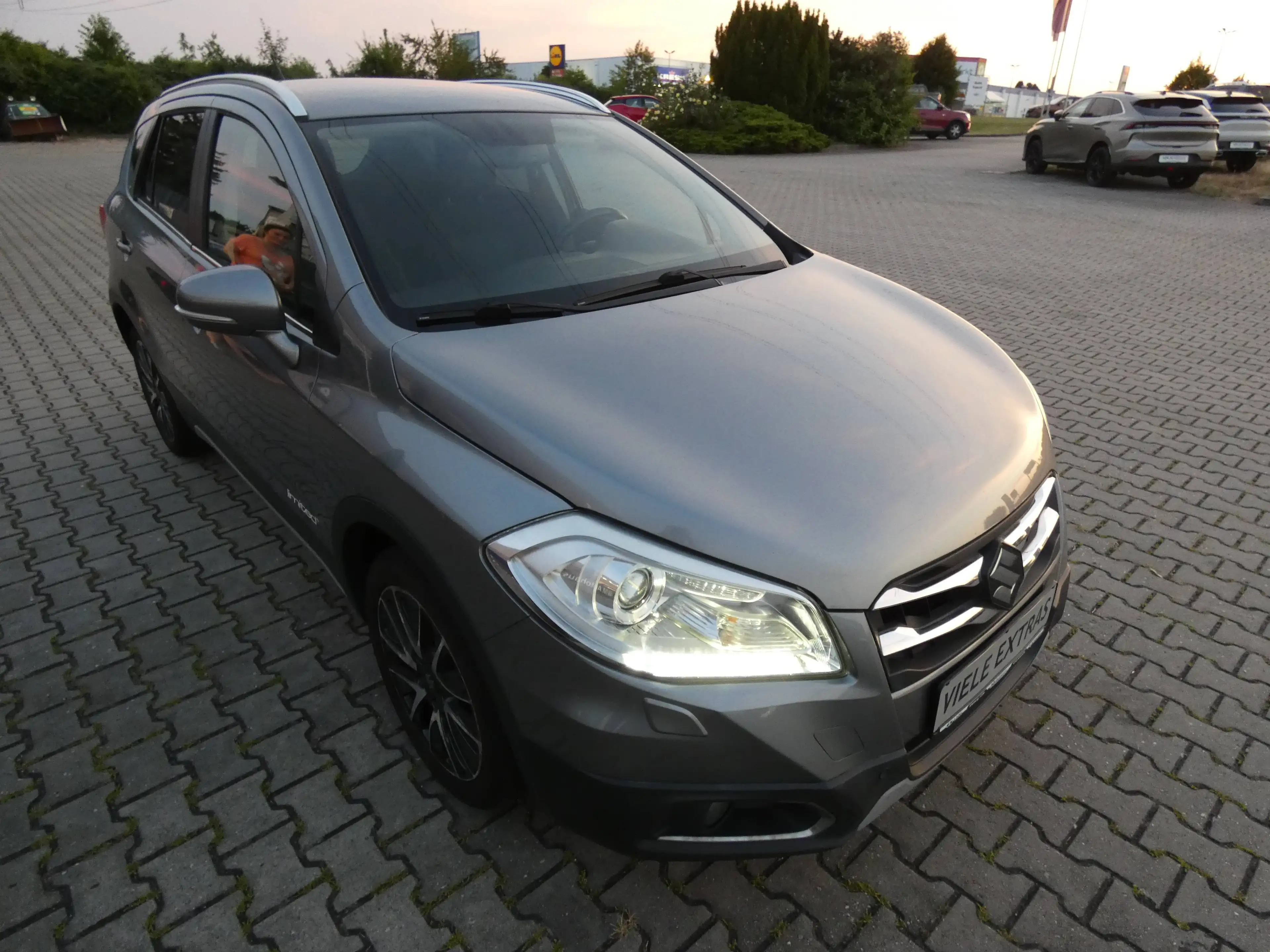 Suzuki SX4 S-Cross 1.6 VVT 4x2 limited+ AHK, Klima, Alu 17", PDC, Sitzheizung, Keyless, Super Zustand, TÜV neu — photo 6