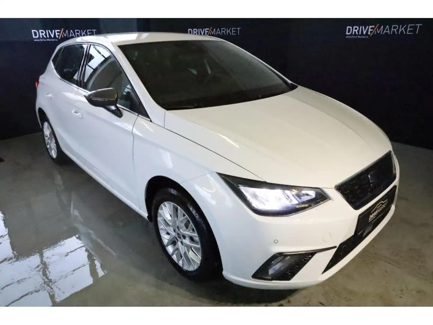 SEAT Ibiza Xcellence Blanc - 1