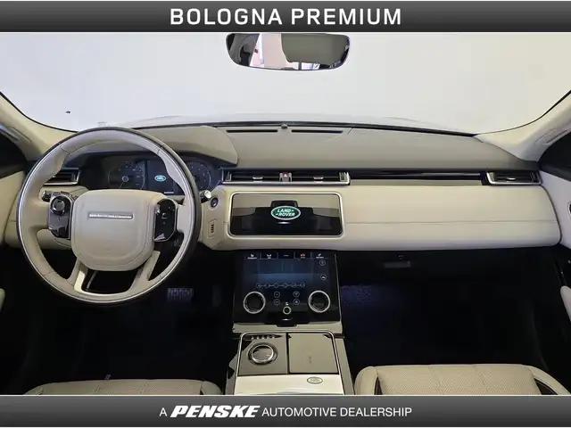 Land Rover Range Rover Velar view 4