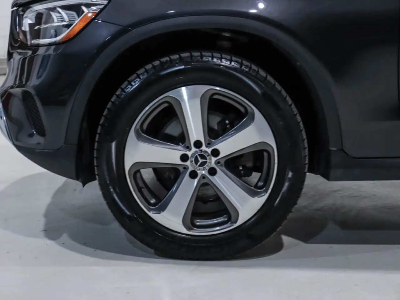 Mercedes-Benz GLC снимка Mercedes-Benz GLC