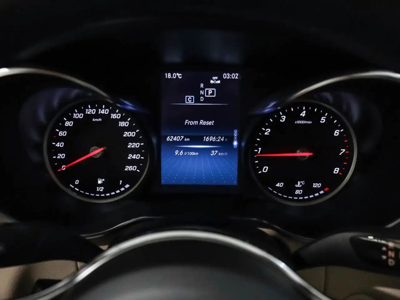 Mercedes-Benz GLC снимка Mercedes-Benz GLC