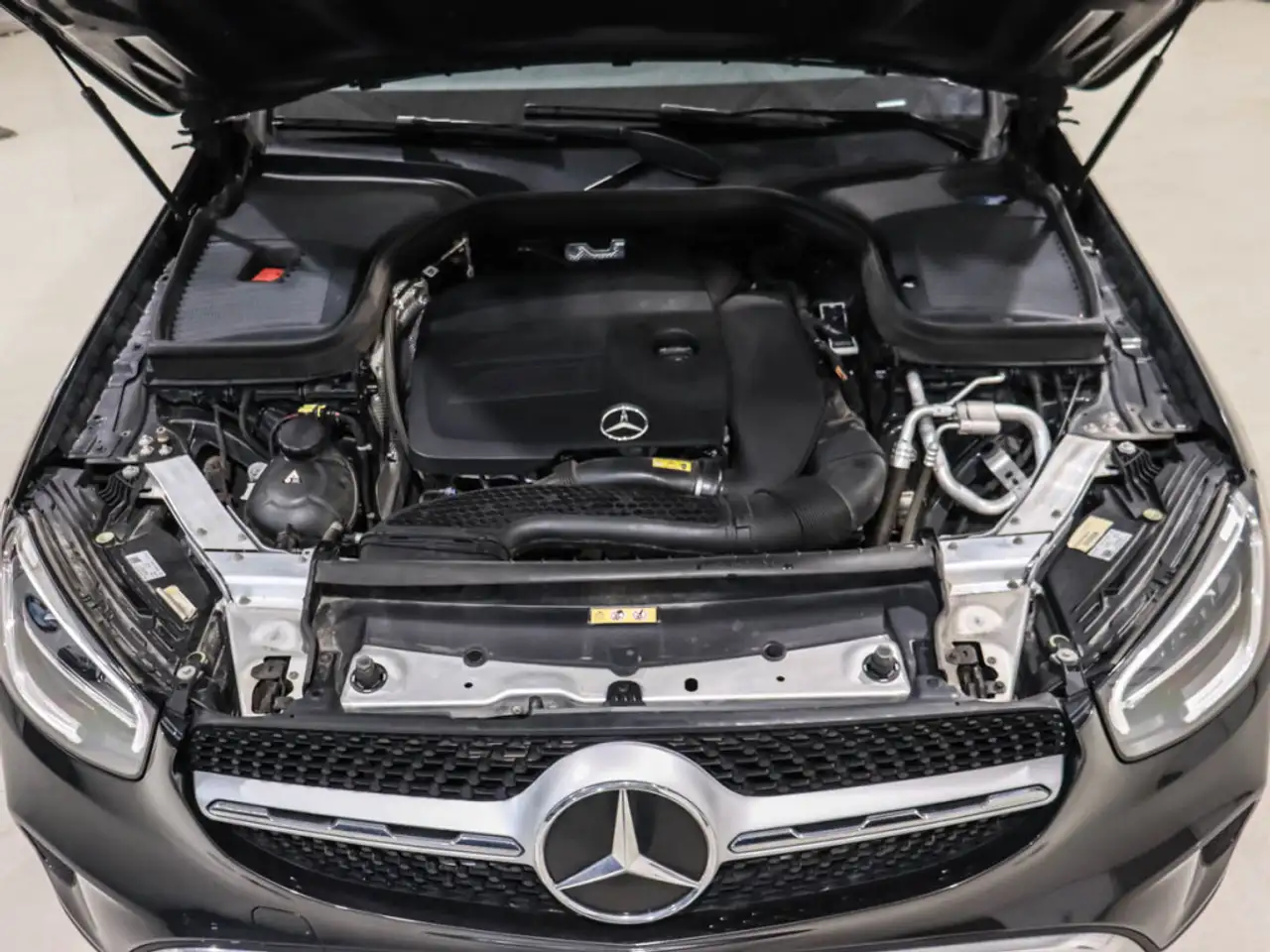 Mercedes-Benz GLC снимка Mercedes-Benz GLC