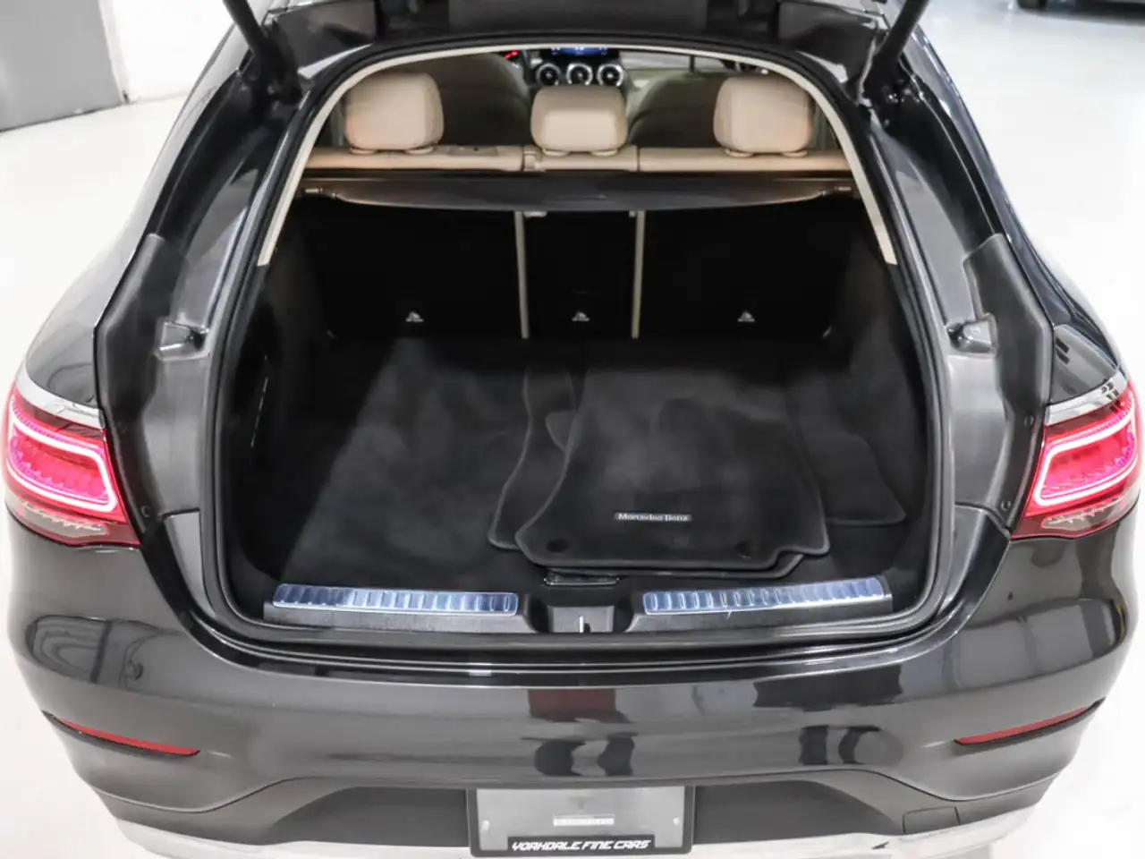 Mercedes-Benz GLC снимка Mercedes-Benz GLC