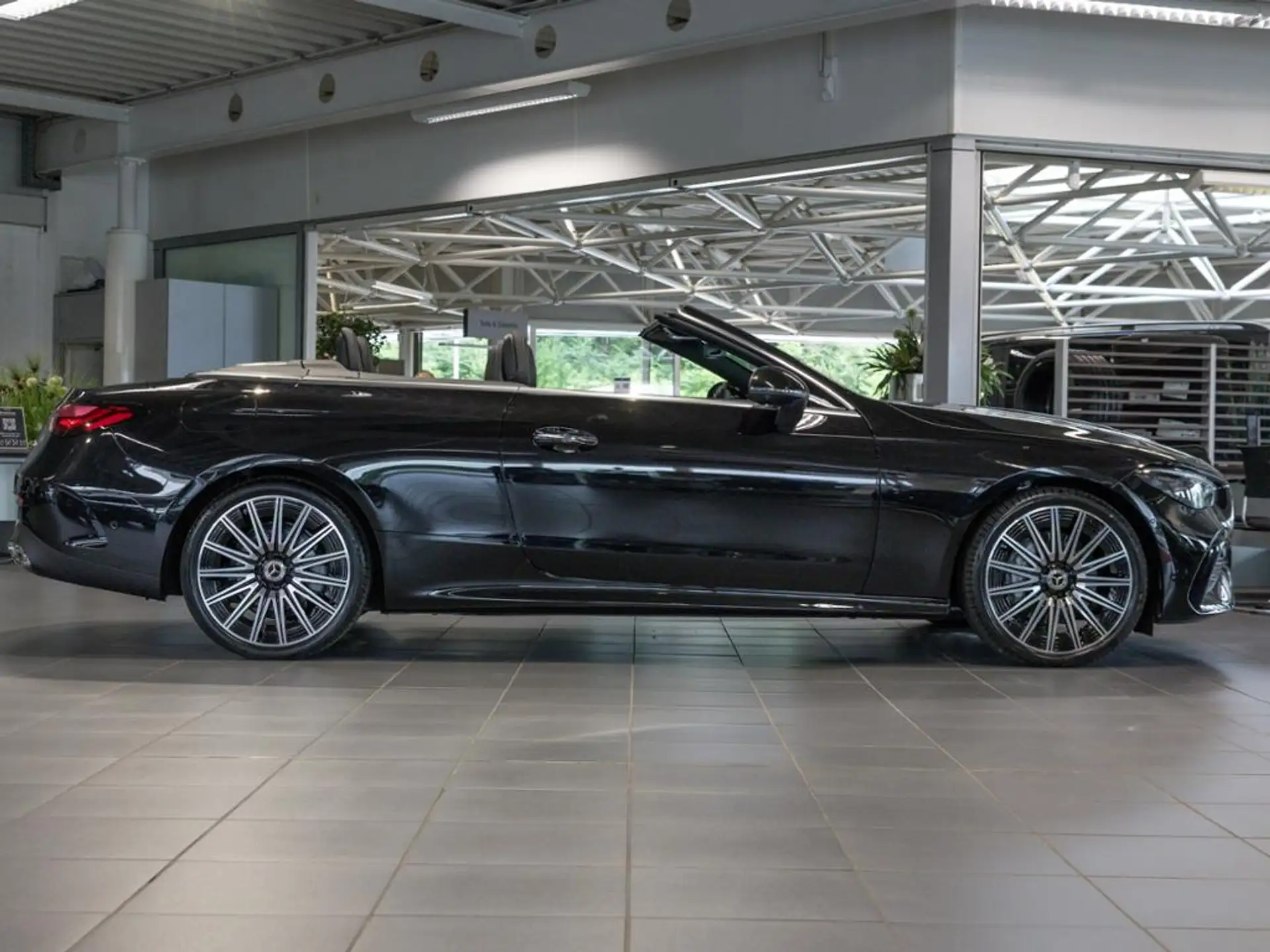 Mercedes-Benz CLE CLE 300 2026 검정 사진 2