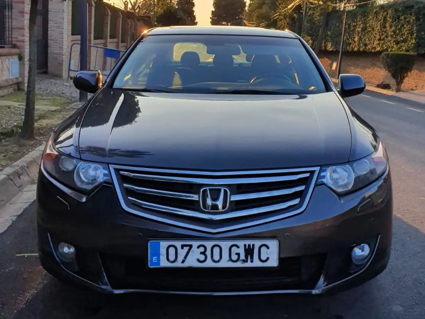 Honda Accord 2.4i-VTEC Luxury Aut. Gris - 2