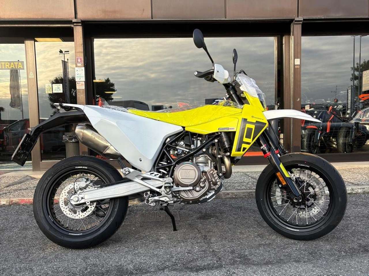 Husqvarna 701 Supermoto Motard