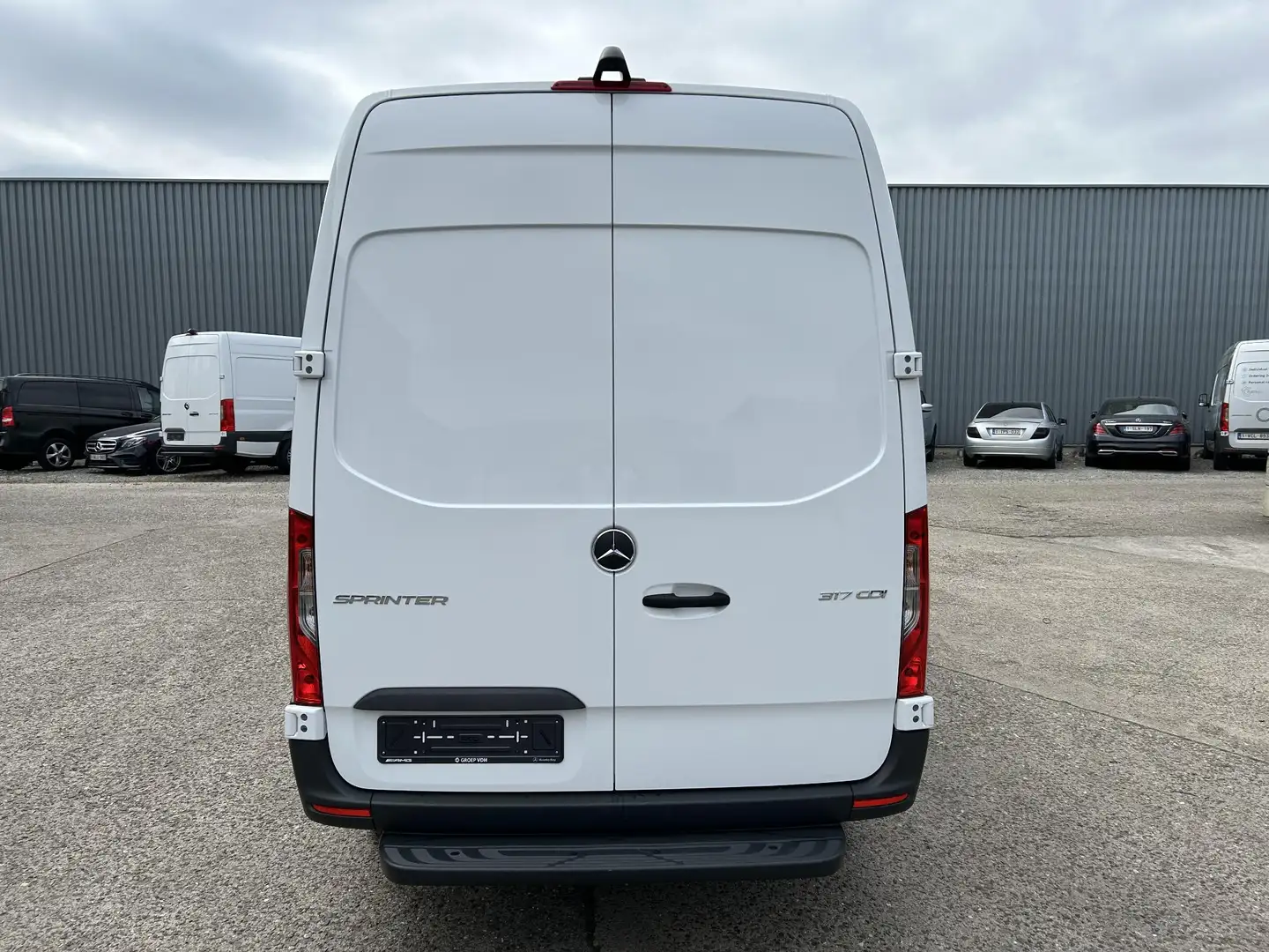 Mercedes-Benz Sprinter 317 CDI GB L2H2 RWD Wit - 2