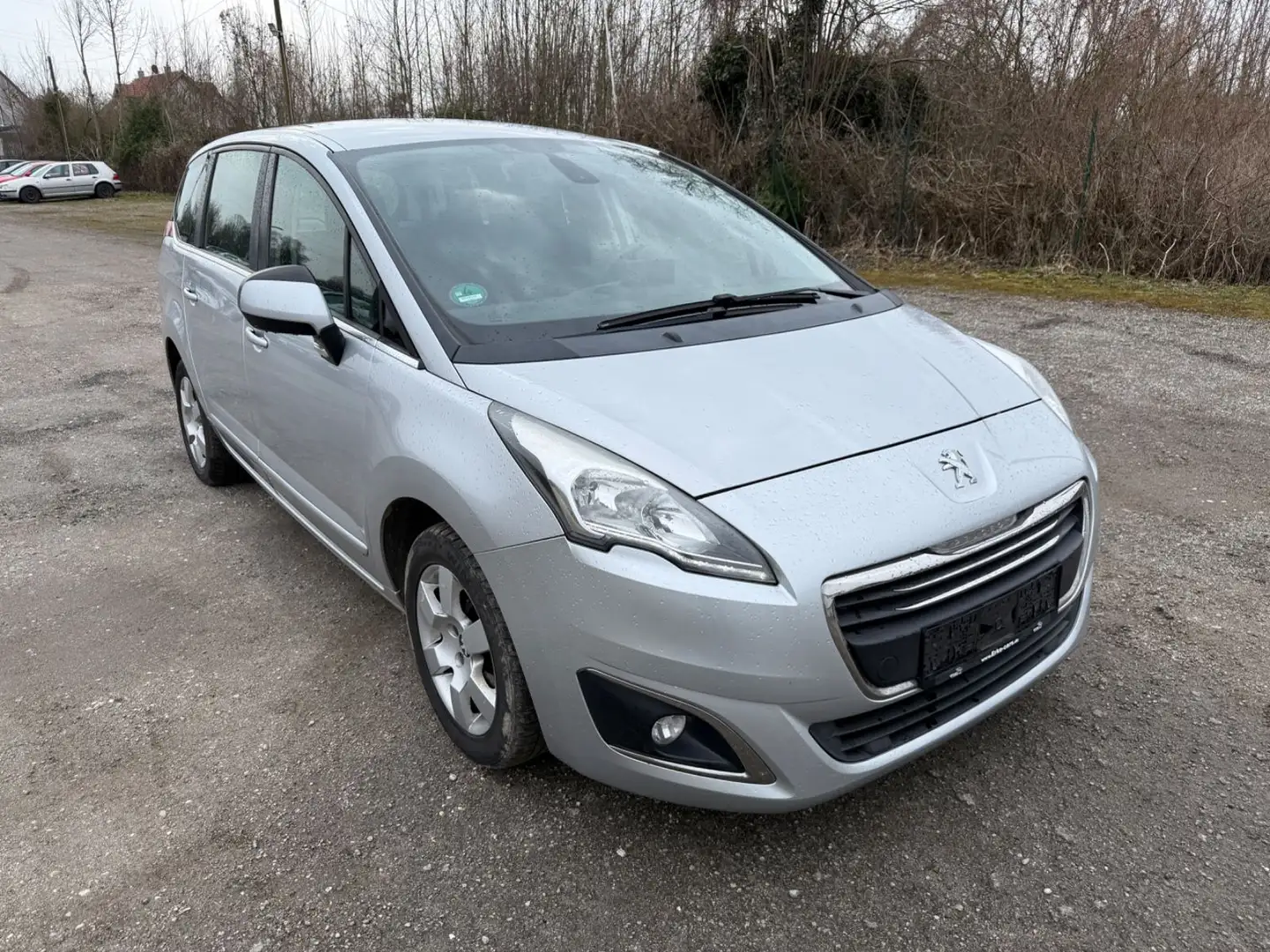 Peugeot 5008 Active I 7-Sitzer I Navi I Gris - 1