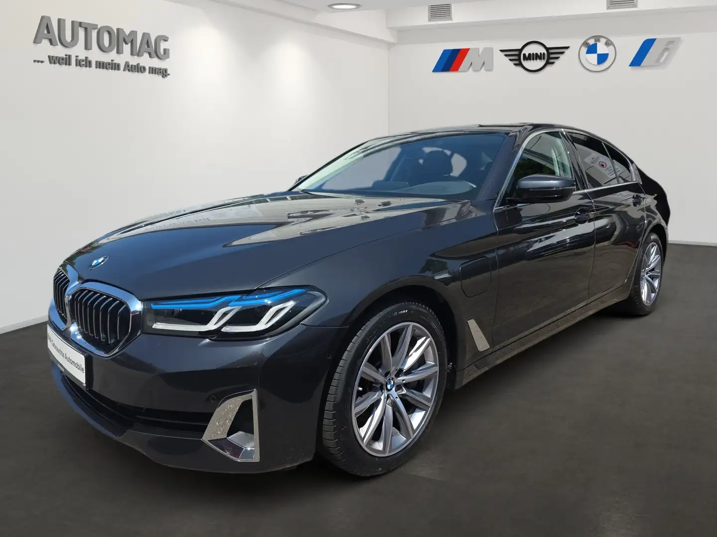 BMW 545 e xDrive LuxuryLine*Laser*HeadUp*Glasdach*18"*Park Gris - 1