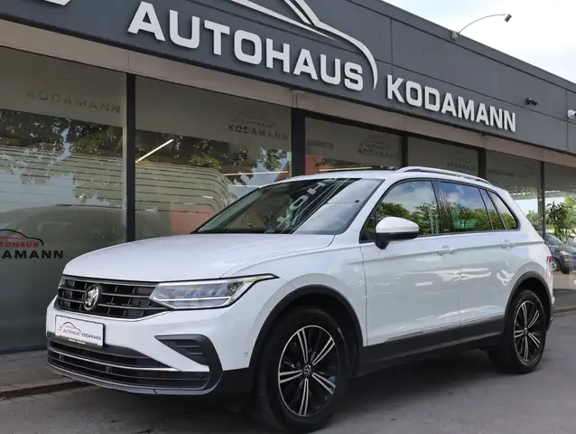 Volkswagen Tiguan view 5