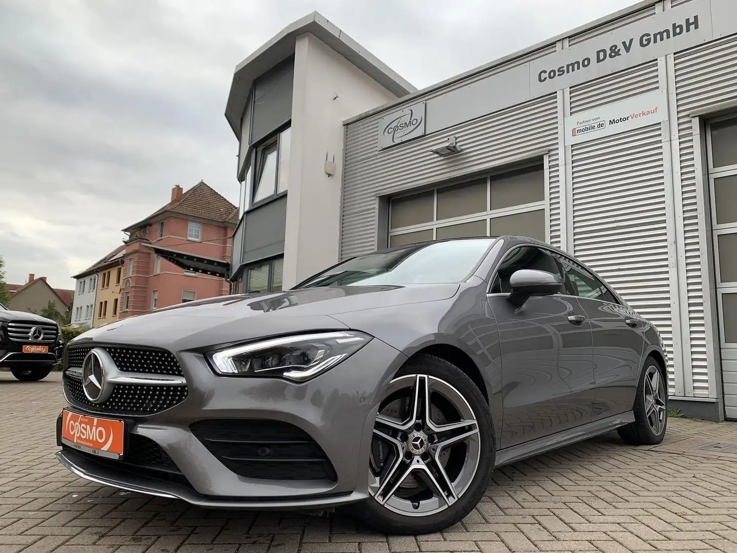 Mercedes-Benz CLA 200 AMG-Line Limousine Pano+Multibeam+RFK+ACC Grau - 1