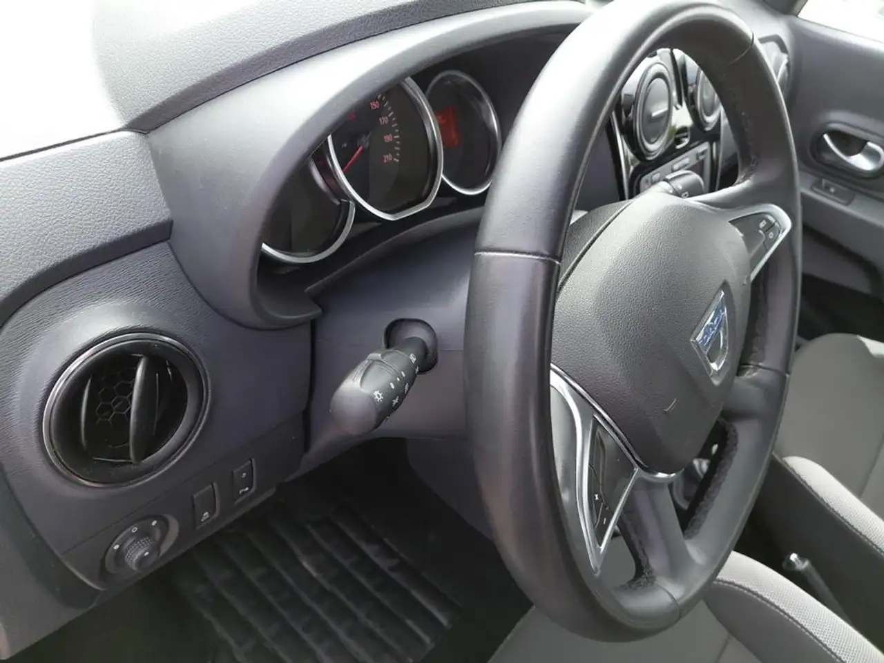 Dacia Lodgy TCe 130 Stepway, миниатюра 18