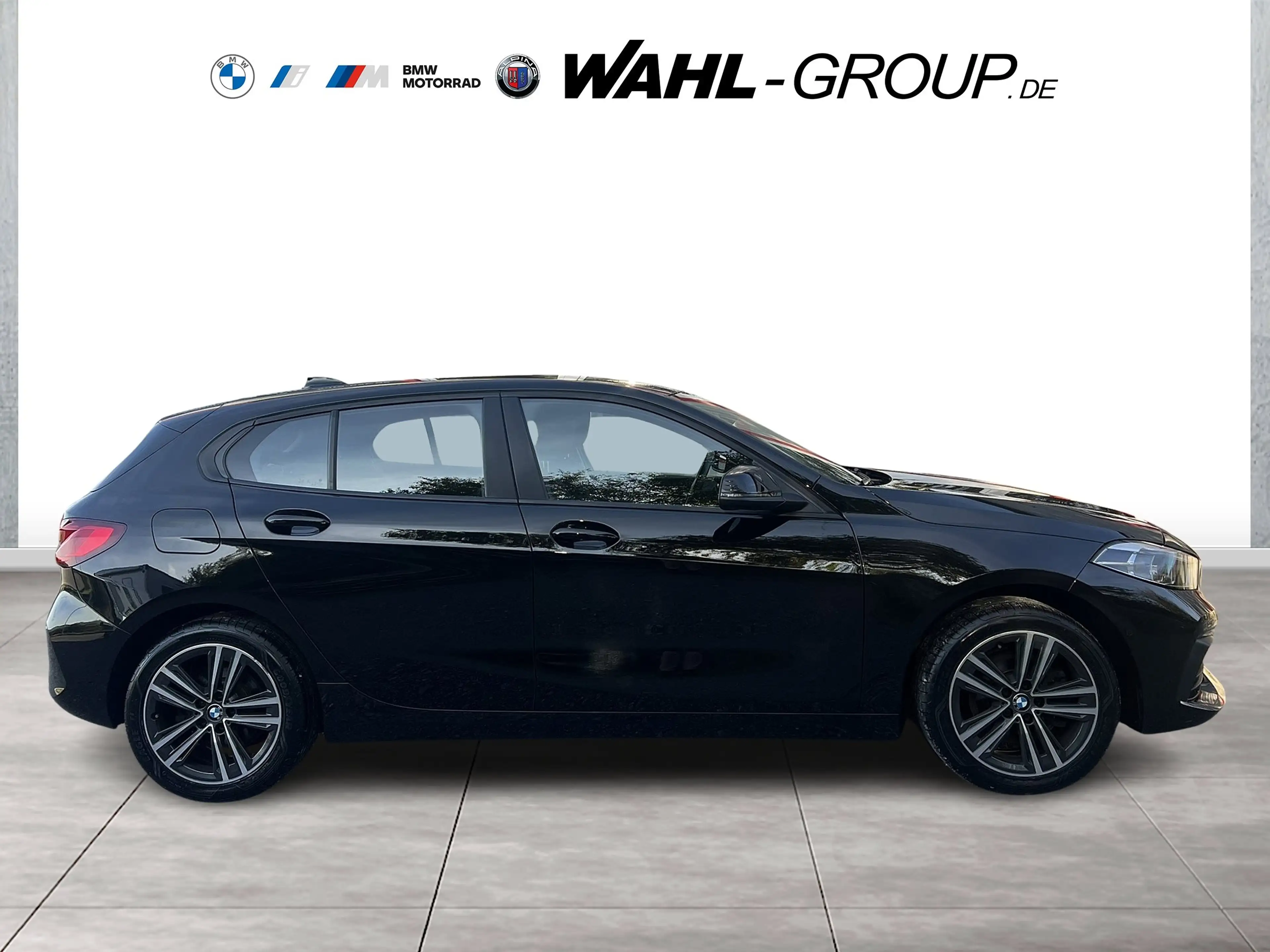 BMW 118 i ADVANTAGE LIVECOCKP PROF LED SHZ — photo 4