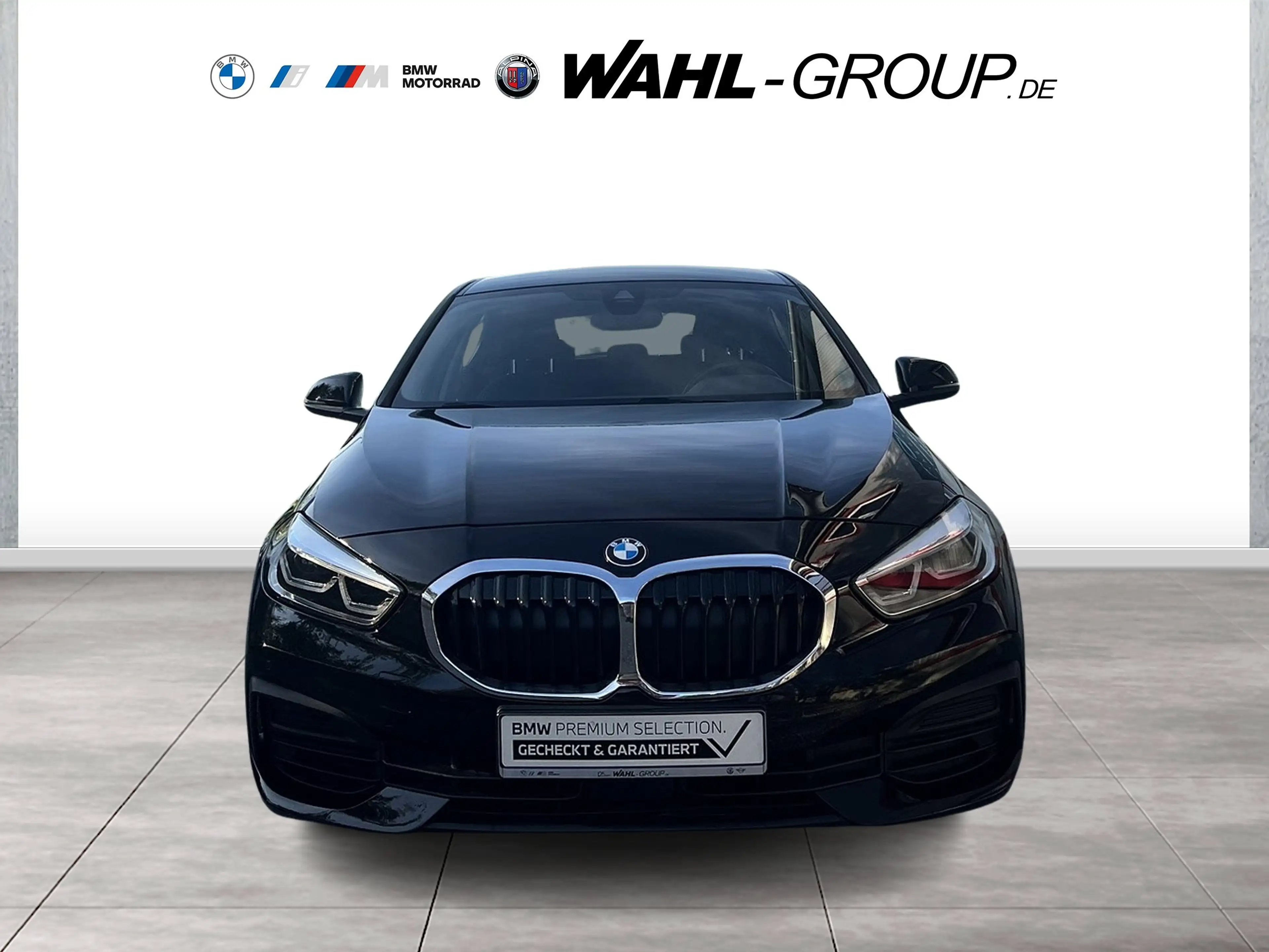BMW 118 i ADVANTAGE LIVECOCKP PROF LED SHZ — photo 2