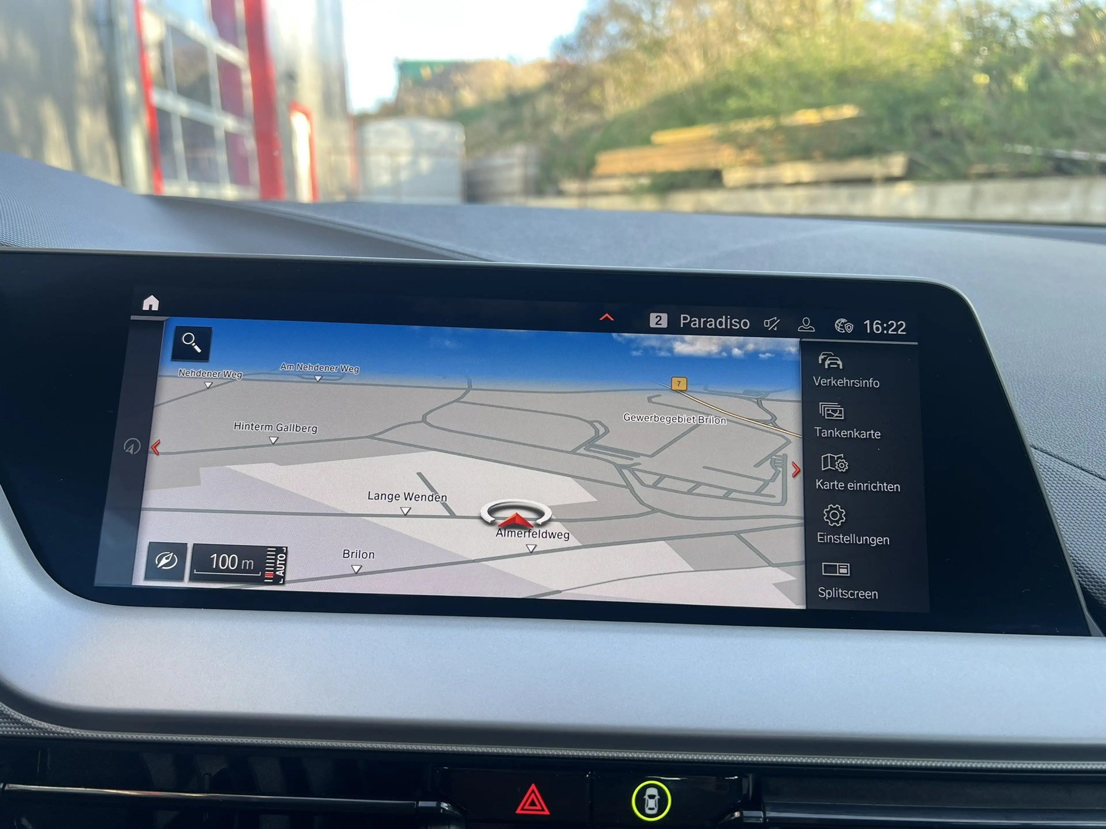 BMW 118 i ADVANTAGE LIVECOCKP PROF LED SHZ — photo 14