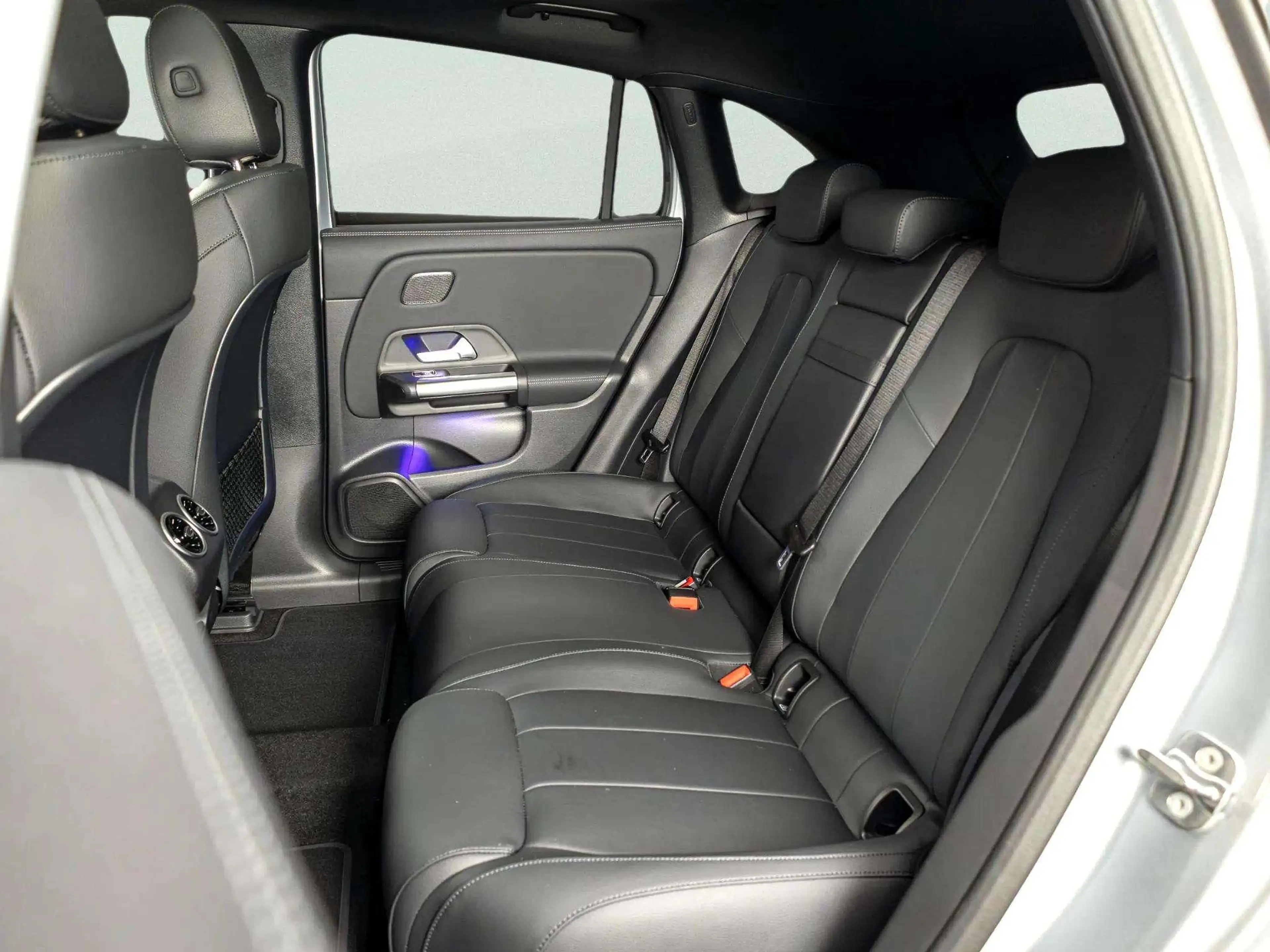 Mercedes-Benz EQA 250 250+ Luxury Line 71 kWh | Panorama dak — photo 10
