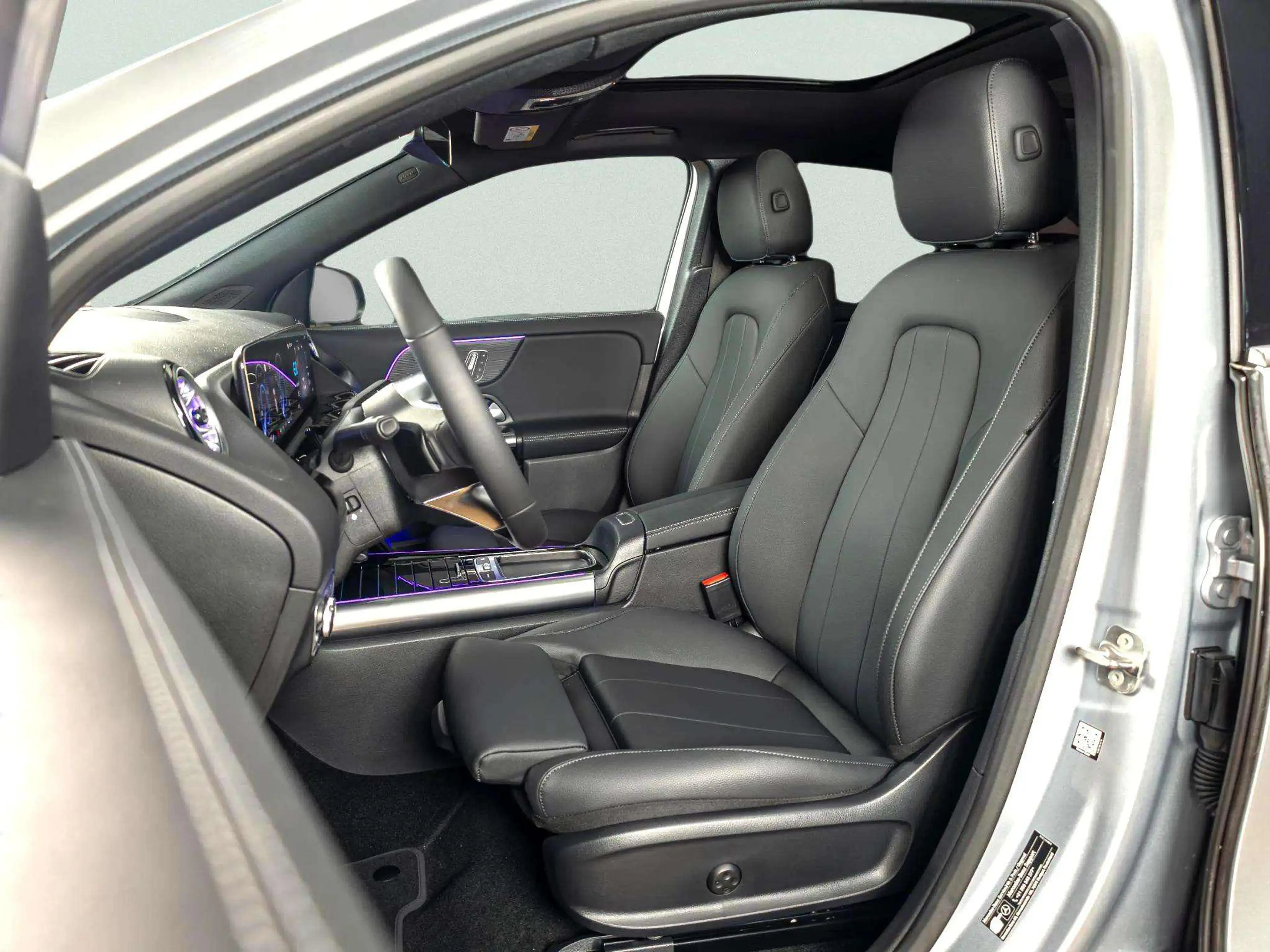 Mercedes-Benz EQA 250 250+ Luxury Line 71 kWh | Panorama dak — photo 9