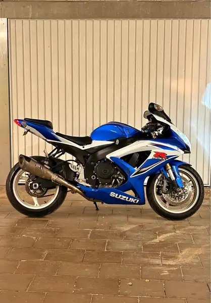 Suzuki GSX-R 600 - foto 2