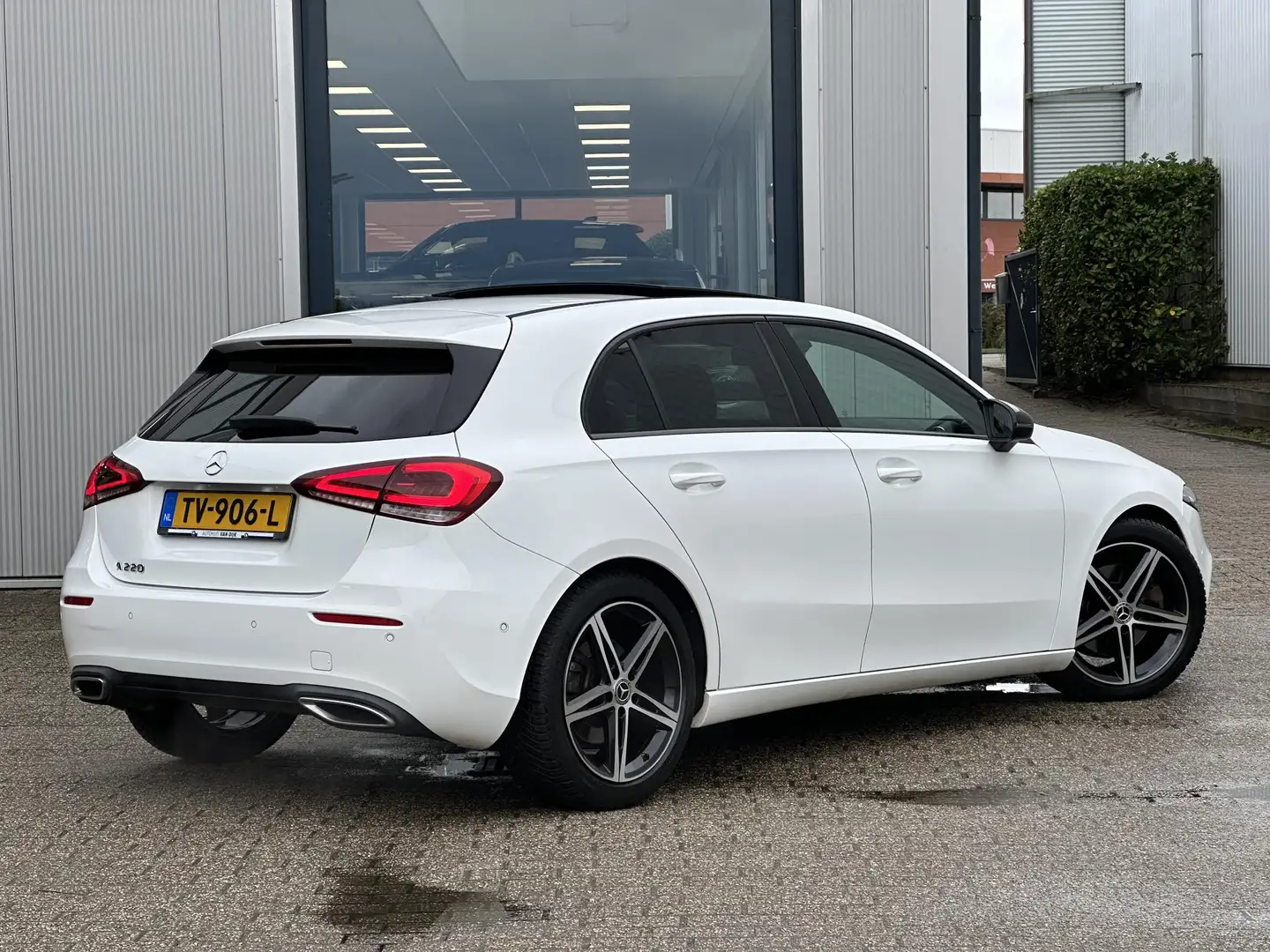 Mercedes-Benz A 220 Advantage | Pano-Dak/Carplay/Navi/Camera/18-inch Wit - 2