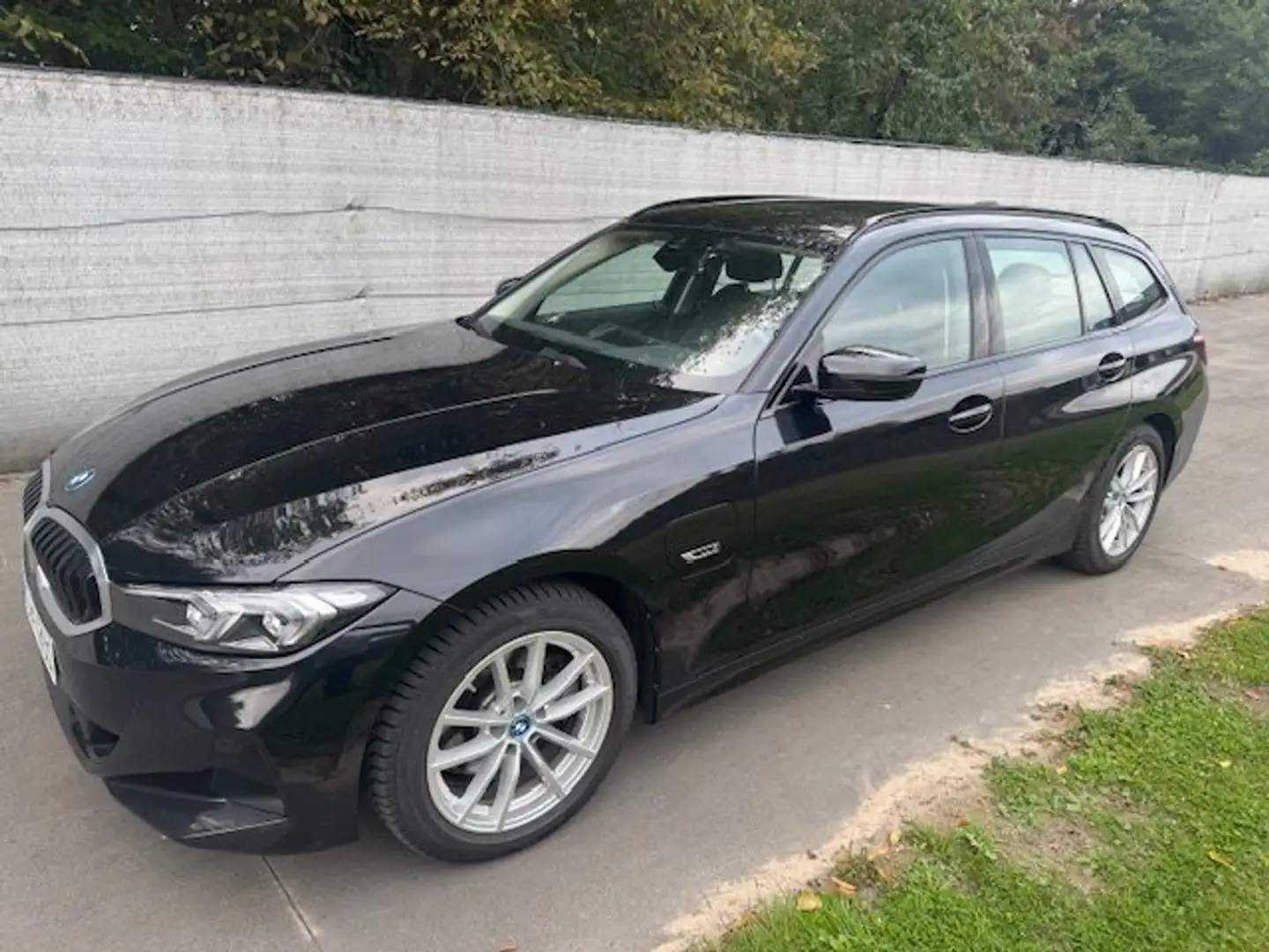 BMW 320 320e Touring Aut.  FACE LIFT Zwart - 1