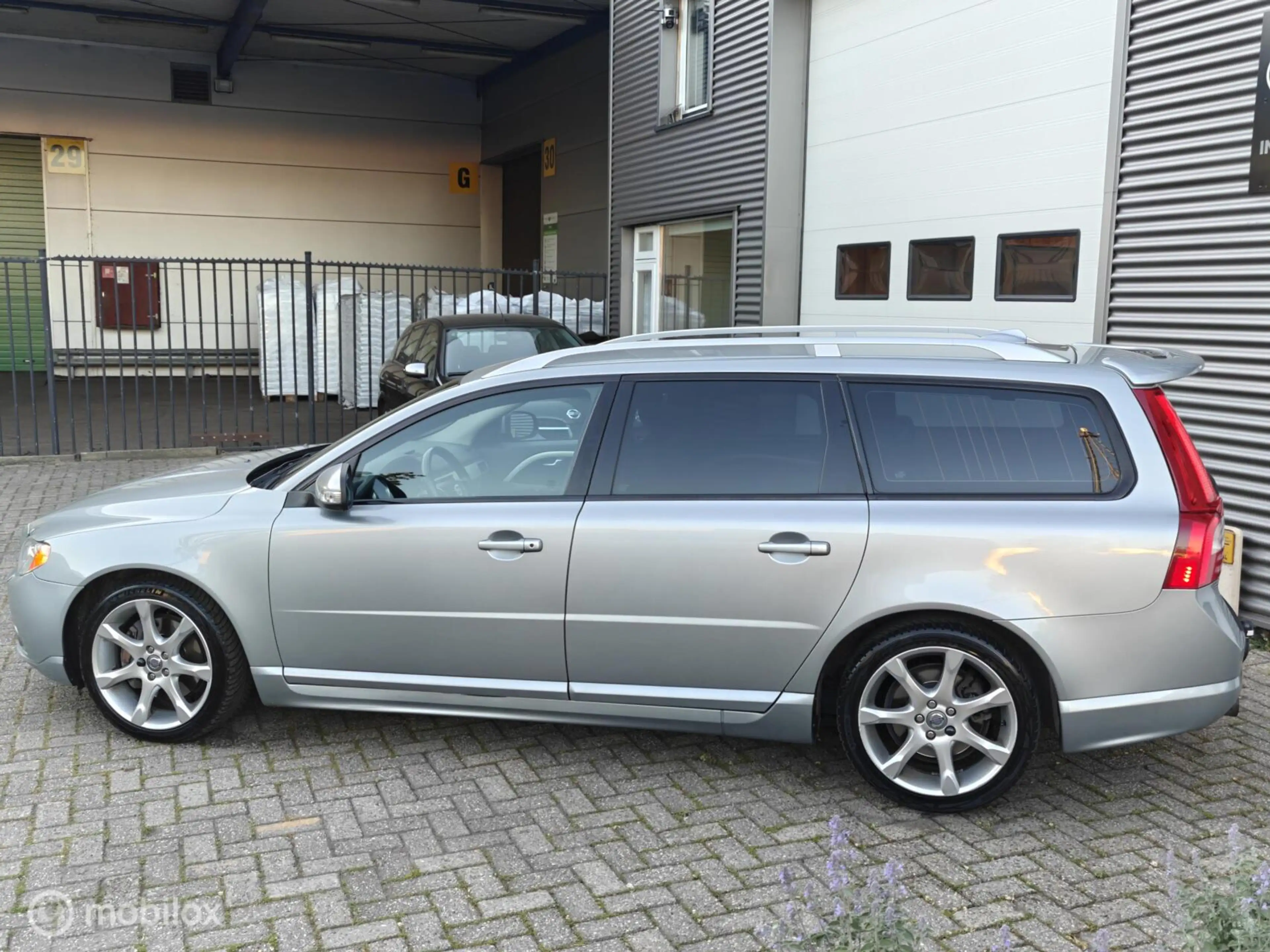 Volvo V70 2.0T 203pk AUTOMAAT-6 R-Design Clima PDC Trekhaak — photo 10