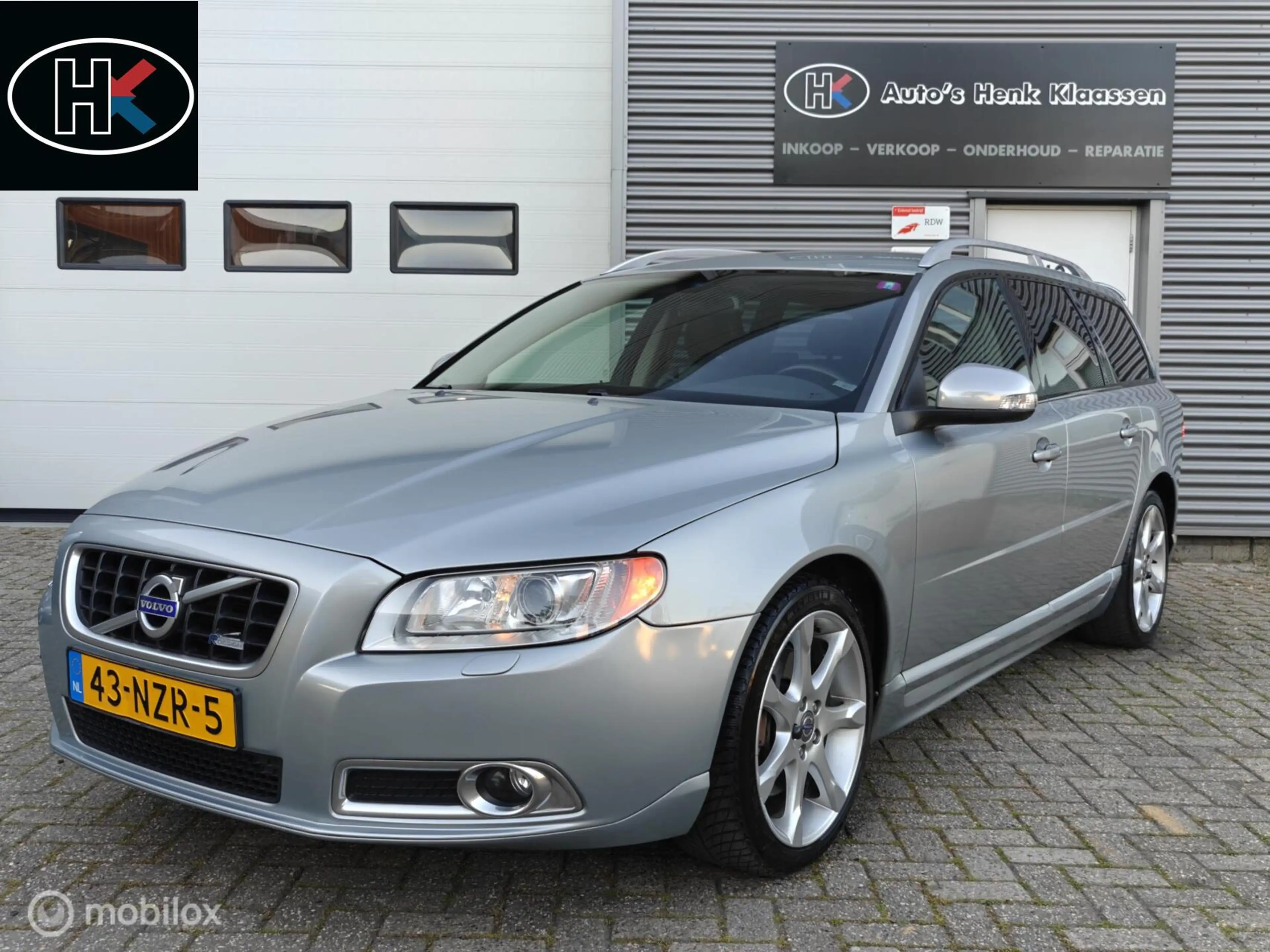 Volvo V70 2.0T 203pk AUTOMAAT-6 R-Design Clima PDC Trekhaak