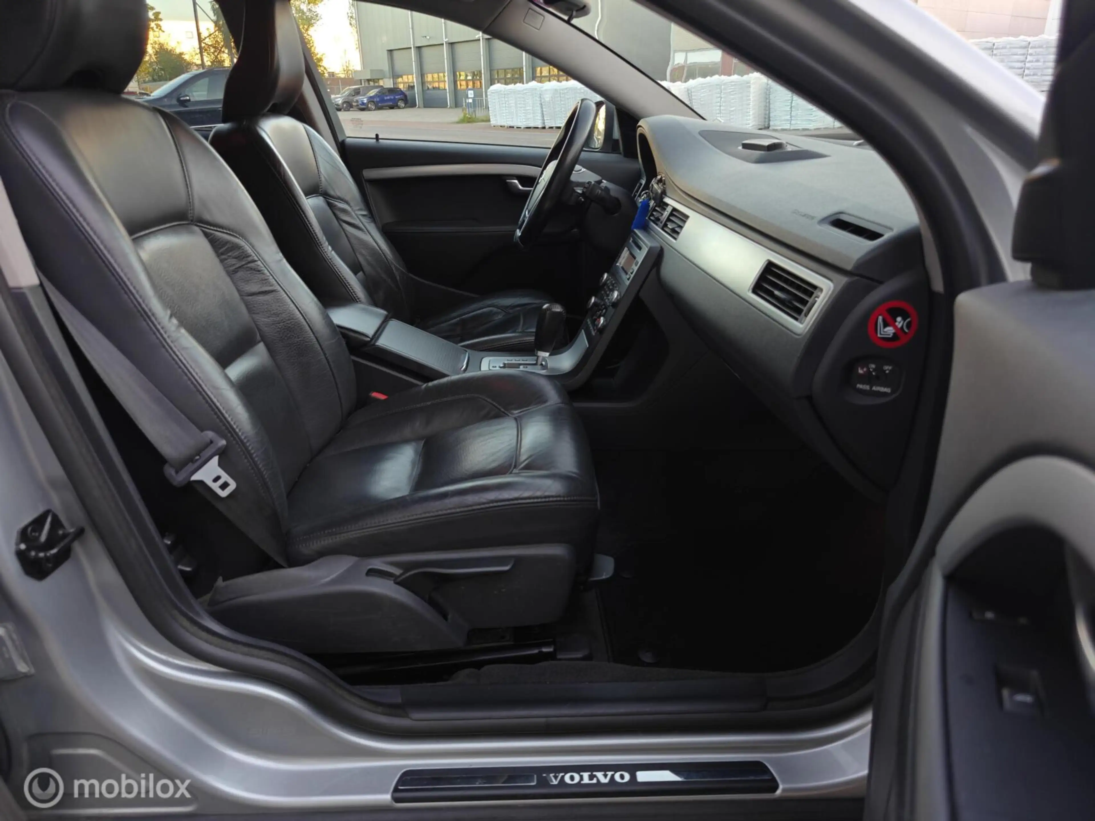 Volvo V70 2.0T 203pk AUTOMAAT-6 R-Design Clima PDC Trekhaak — photo 20