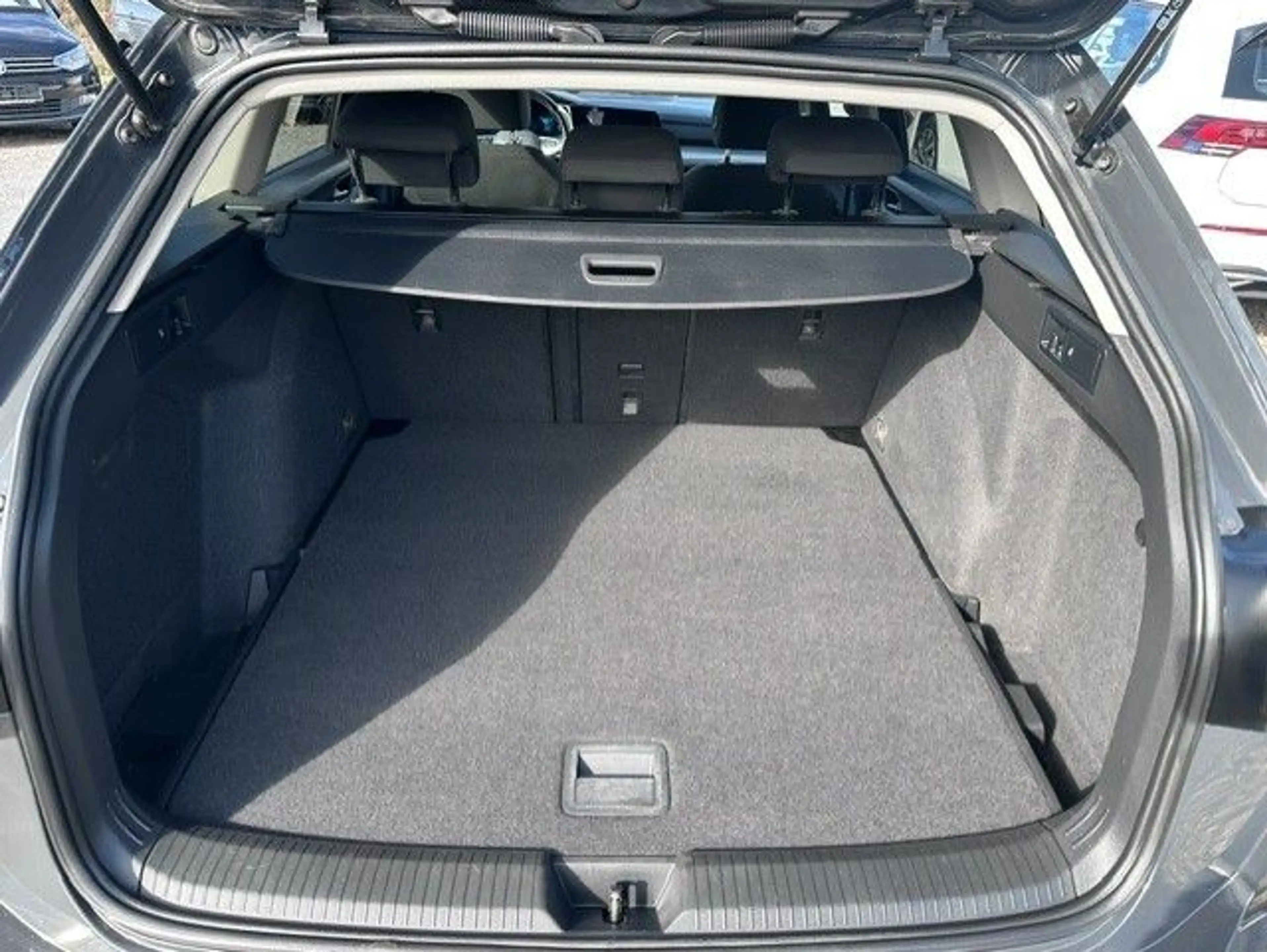 Volkswagen Golf VIII Variant Move 2,0 TDI AUTOMATIK*APP — photo 12