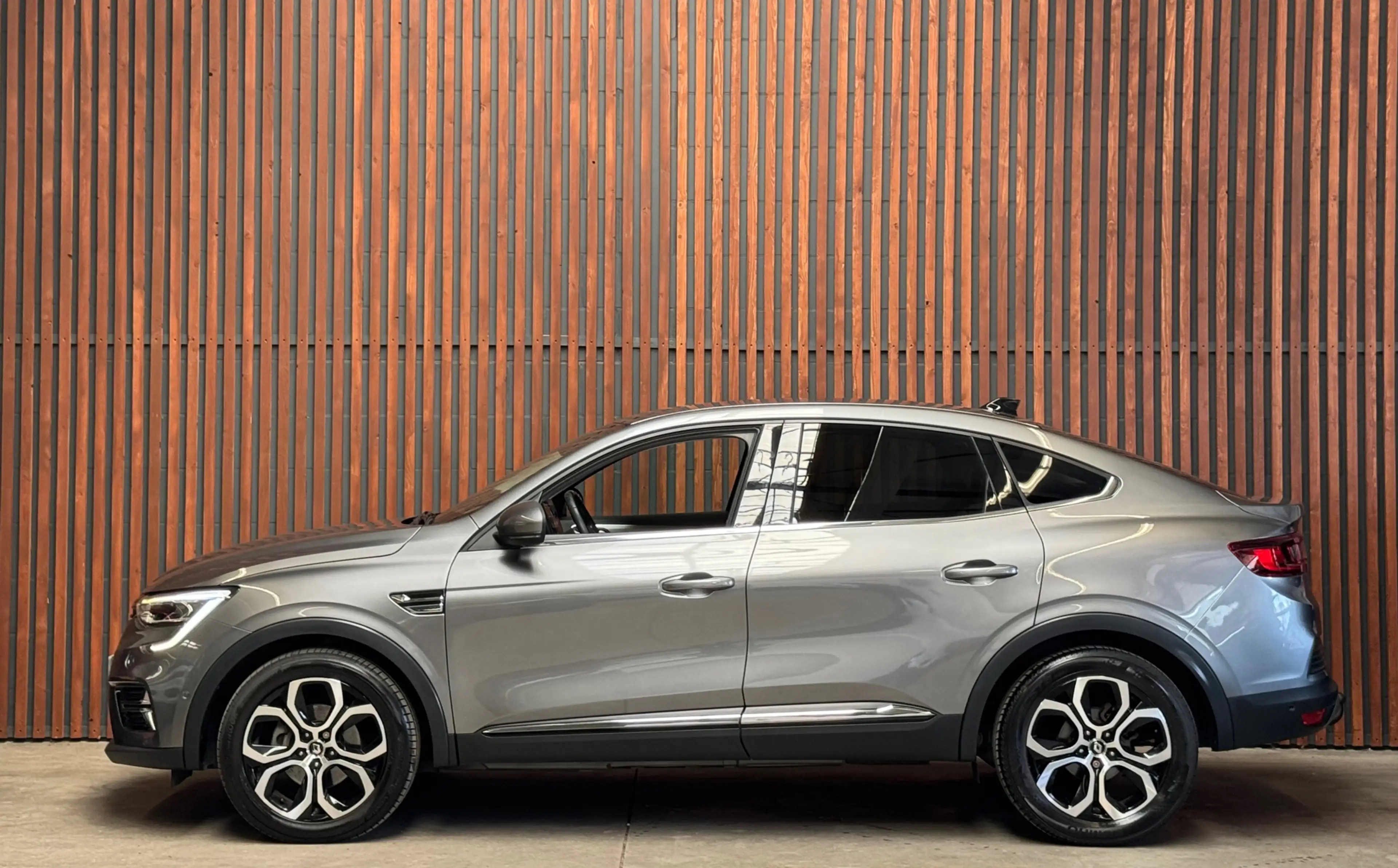 Renault Arkana 1.6 E-Tech Hybrid 145 Intens Clima-Cruise-Carplay- — photo 8